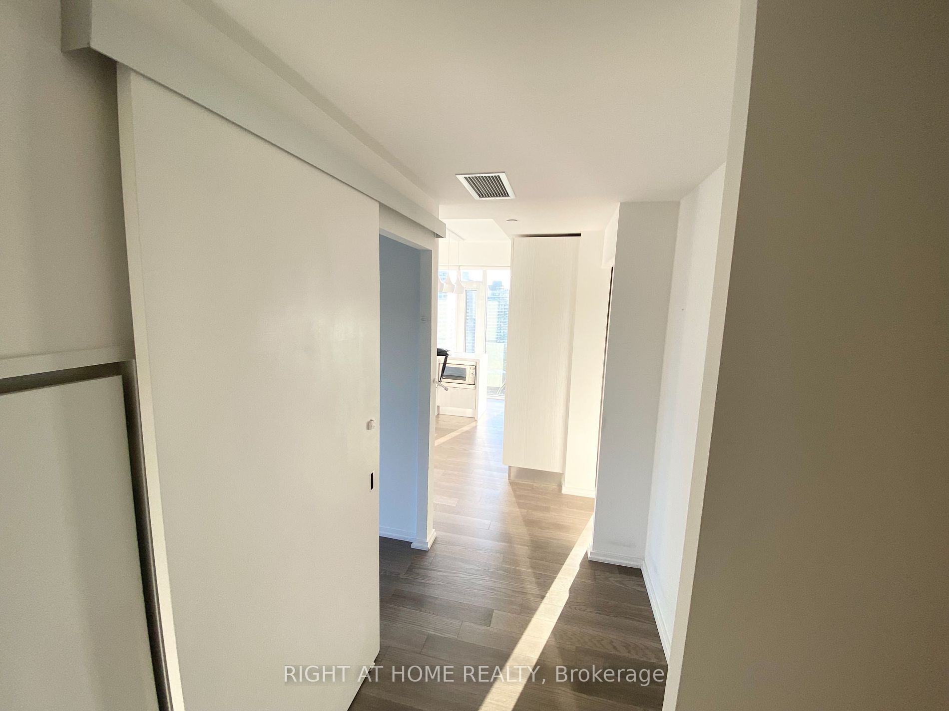 5 Soudan Ave, #2307