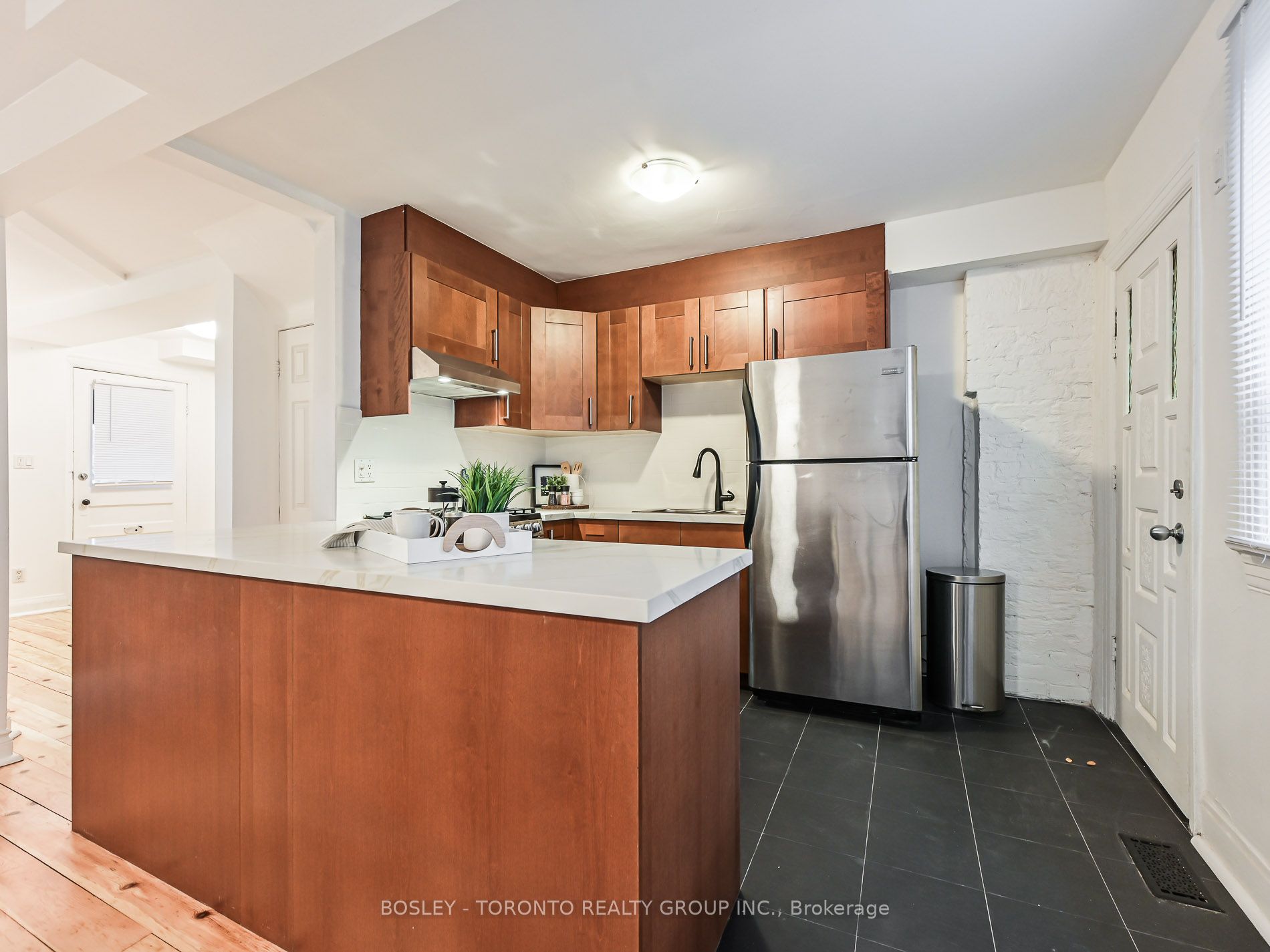 627 Dupont Street