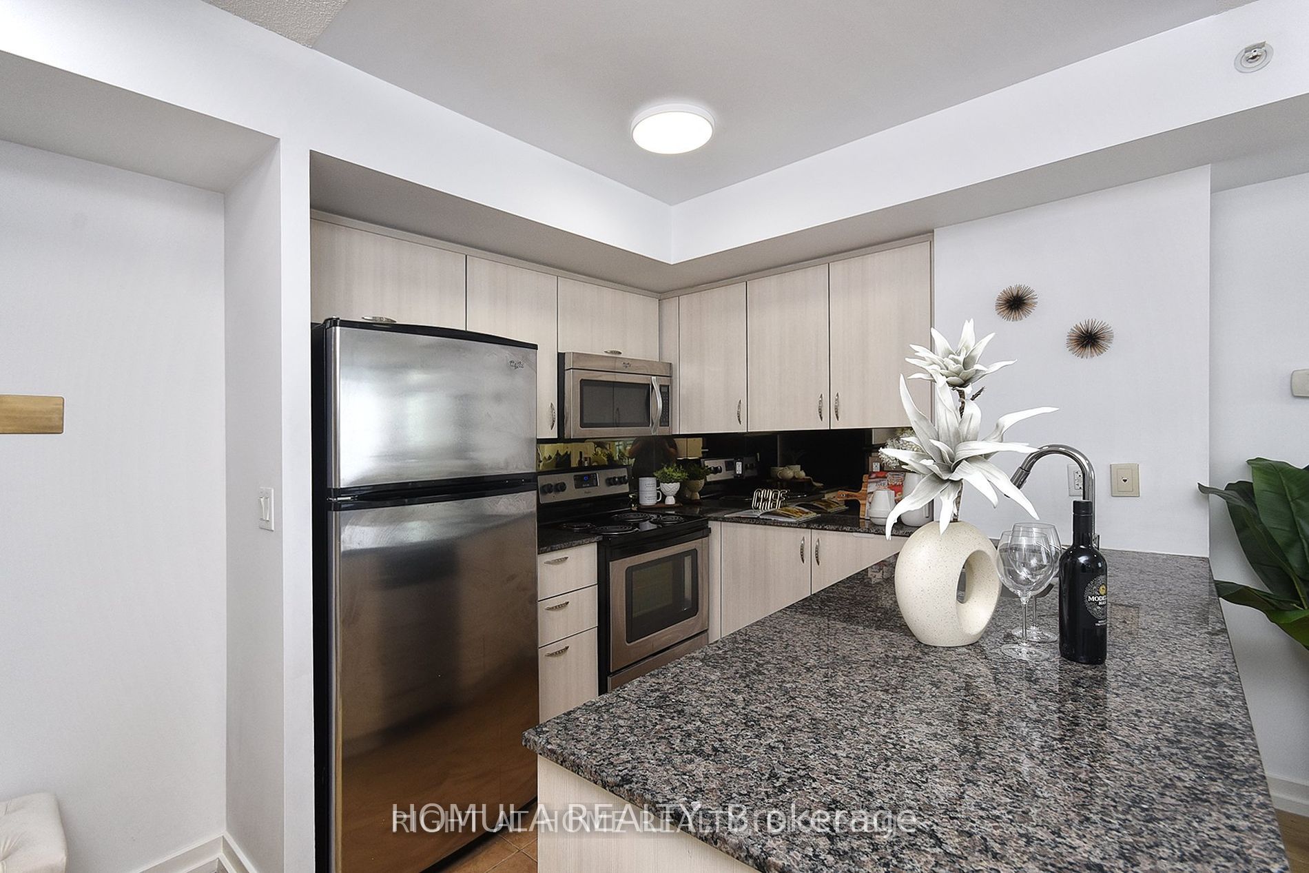 5740 Yonge St, #1102