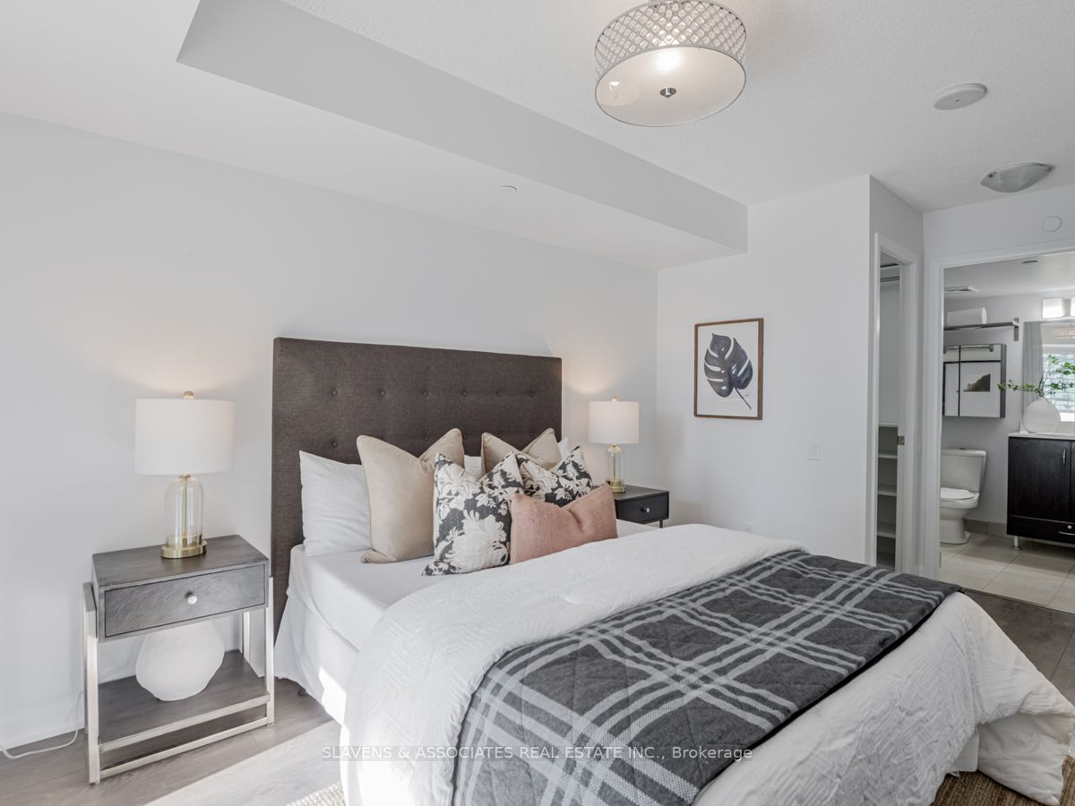 5168 Yonge St, #815