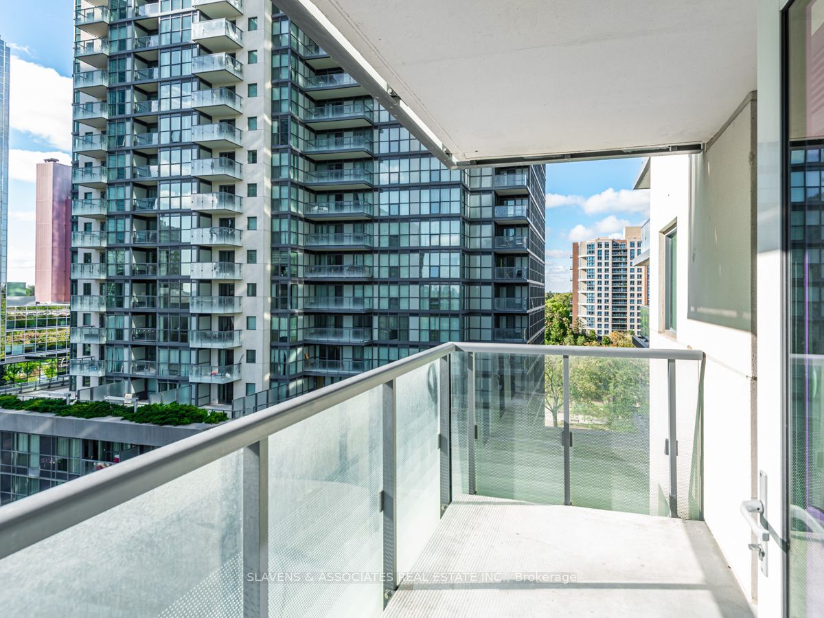 5168 Yonge St, #815