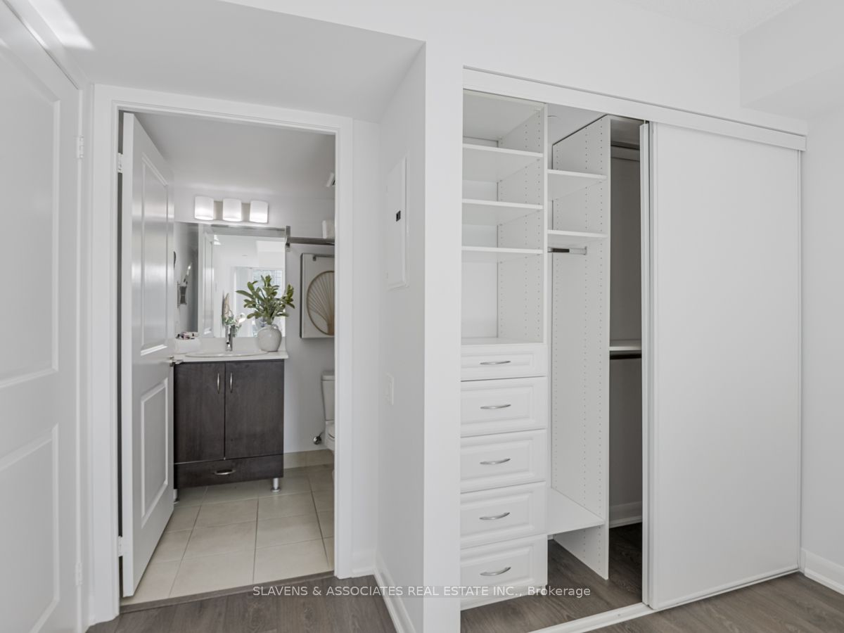 5168 Yonge St, #815