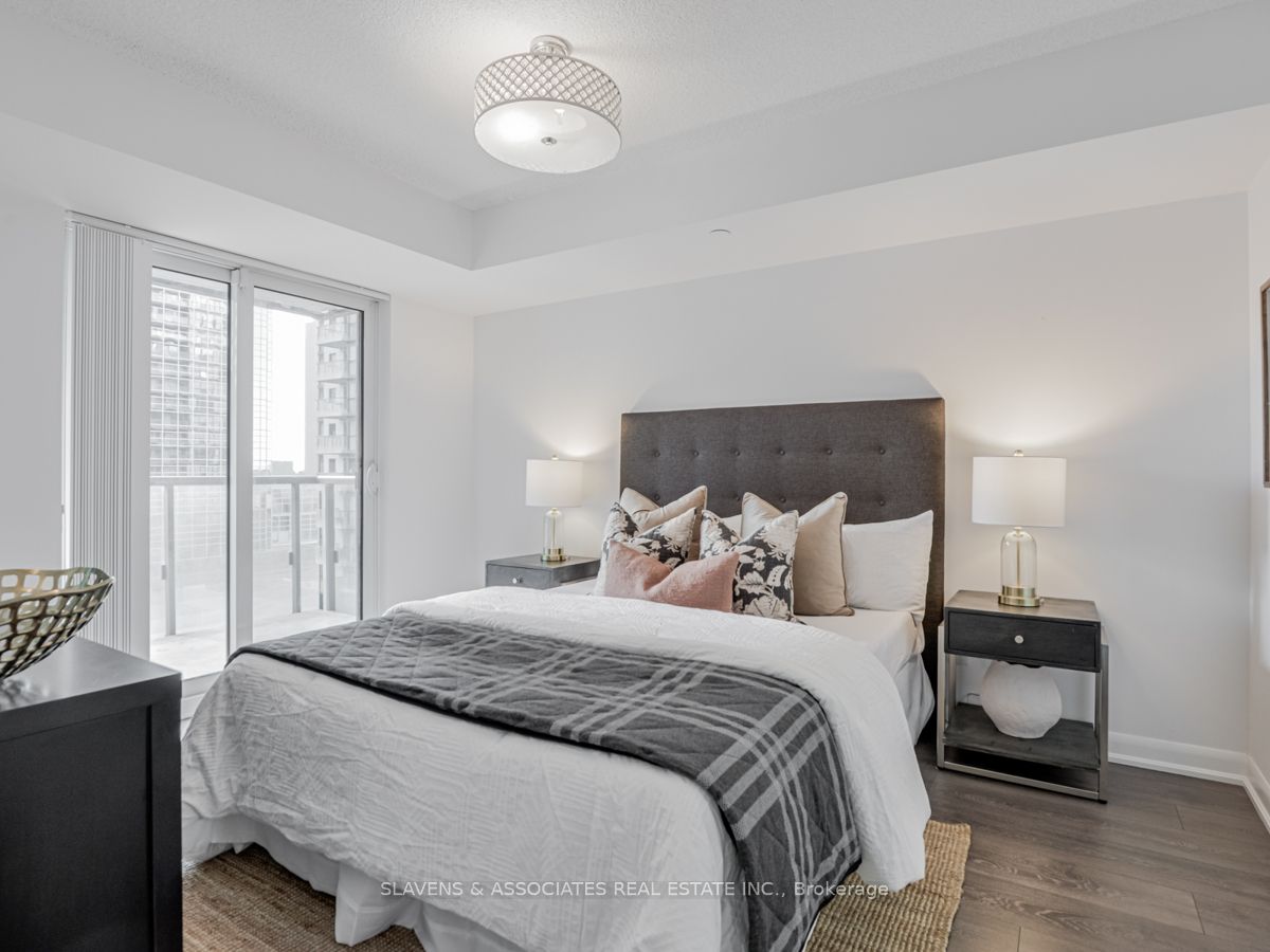 5168 Yonge St, #815