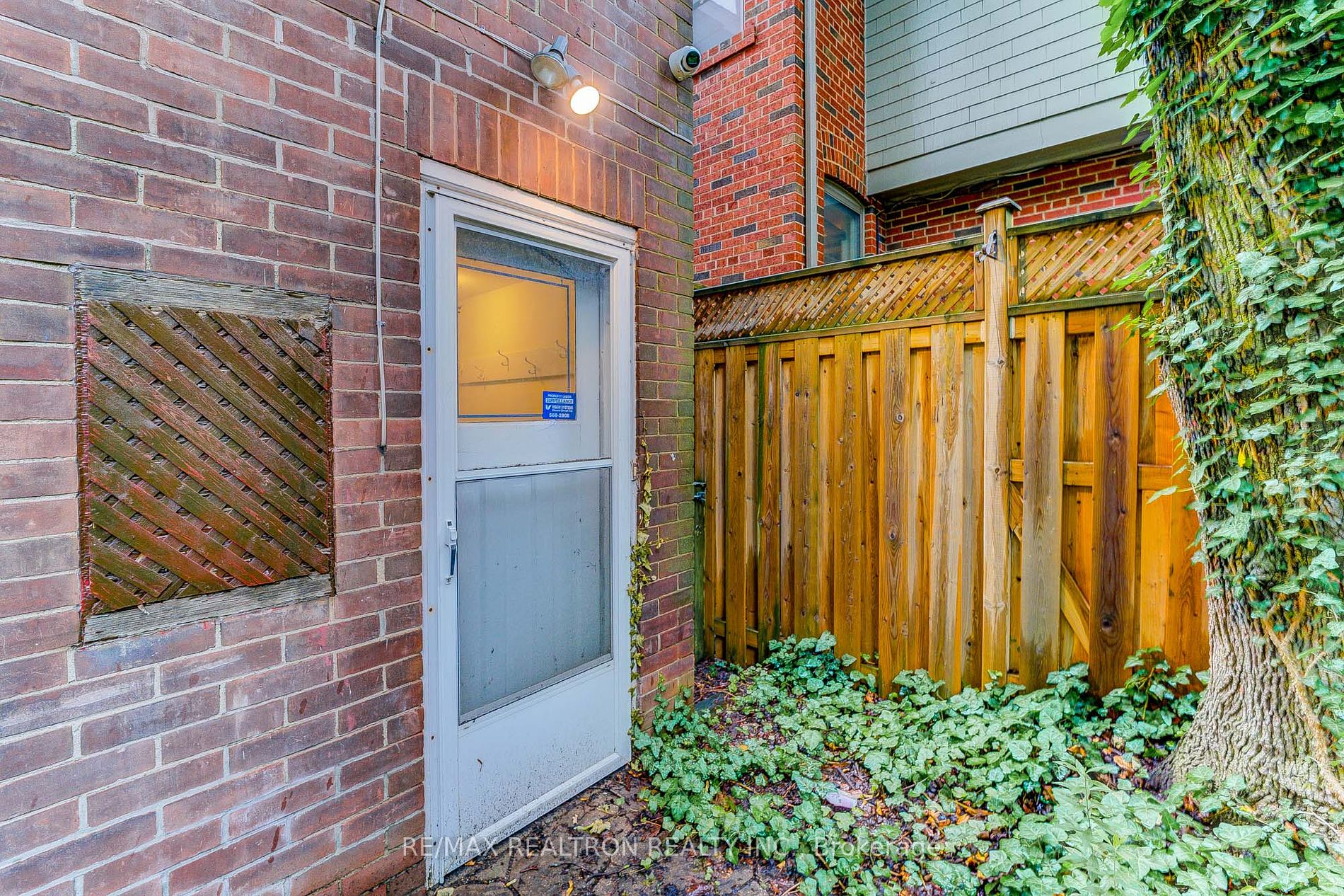 603 Spadina Road