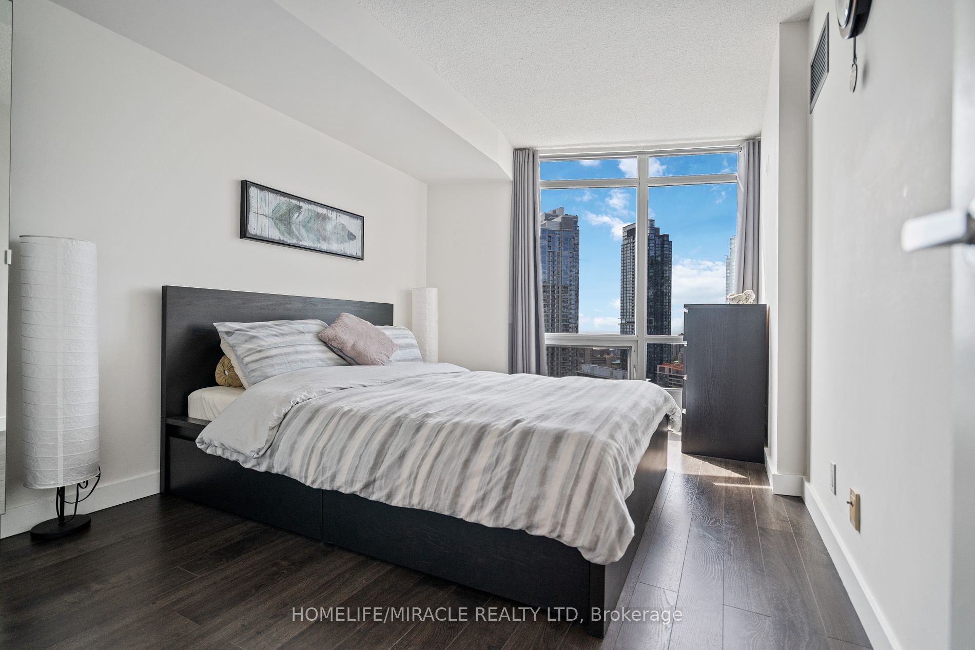 361 Front St W, #2506