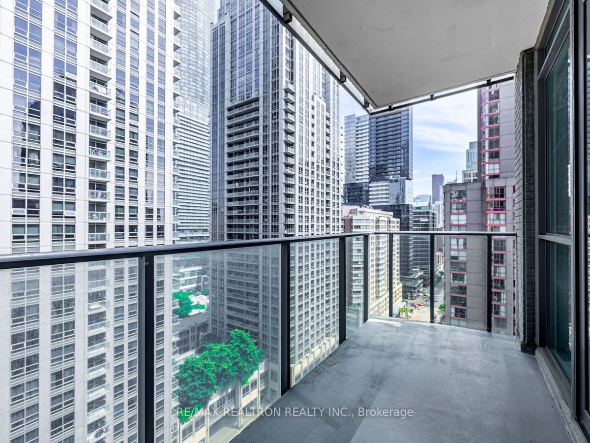 770 Bay Street, #1606