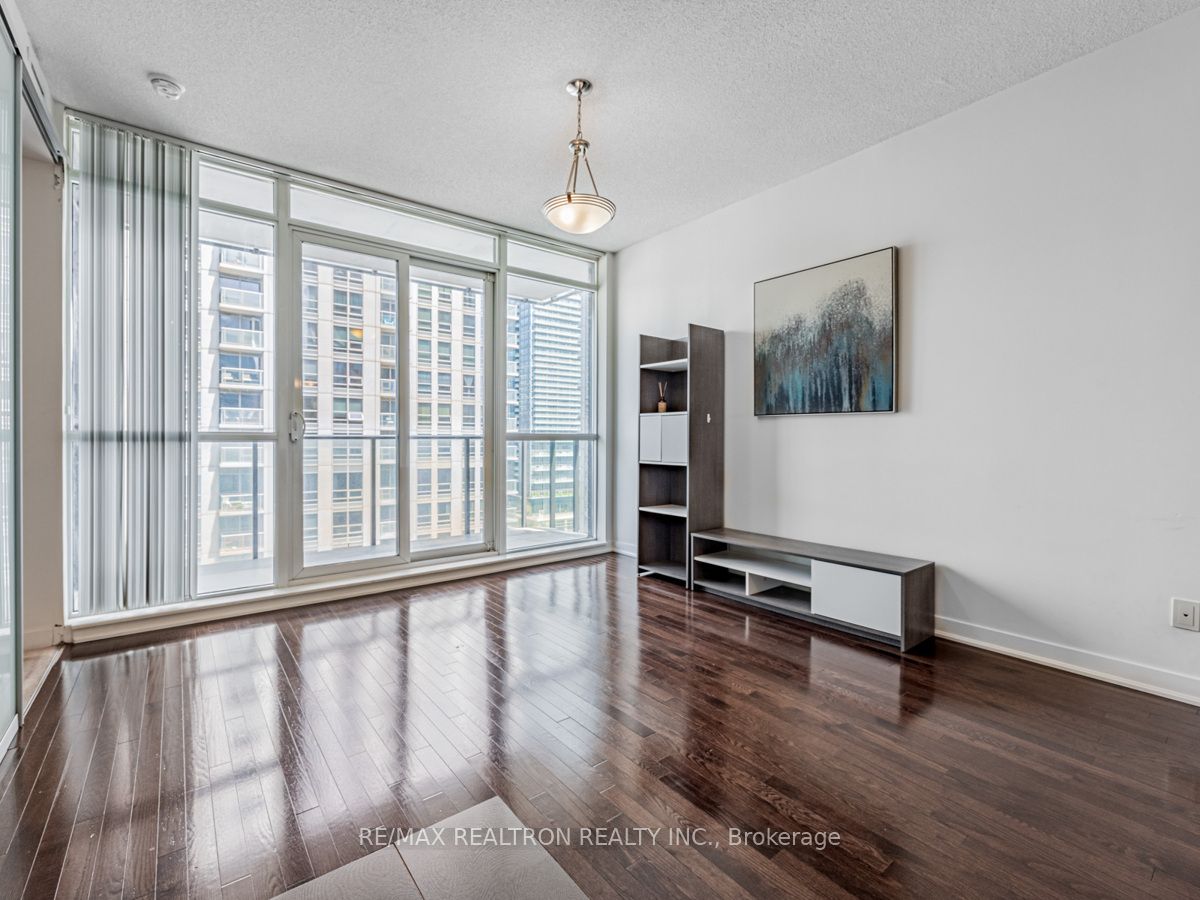 770 Bay Street, #1606