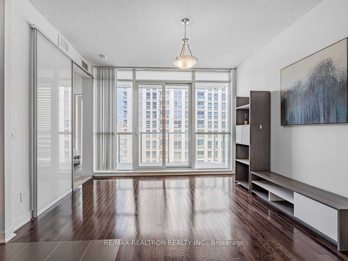 770 Bay Street, #1606