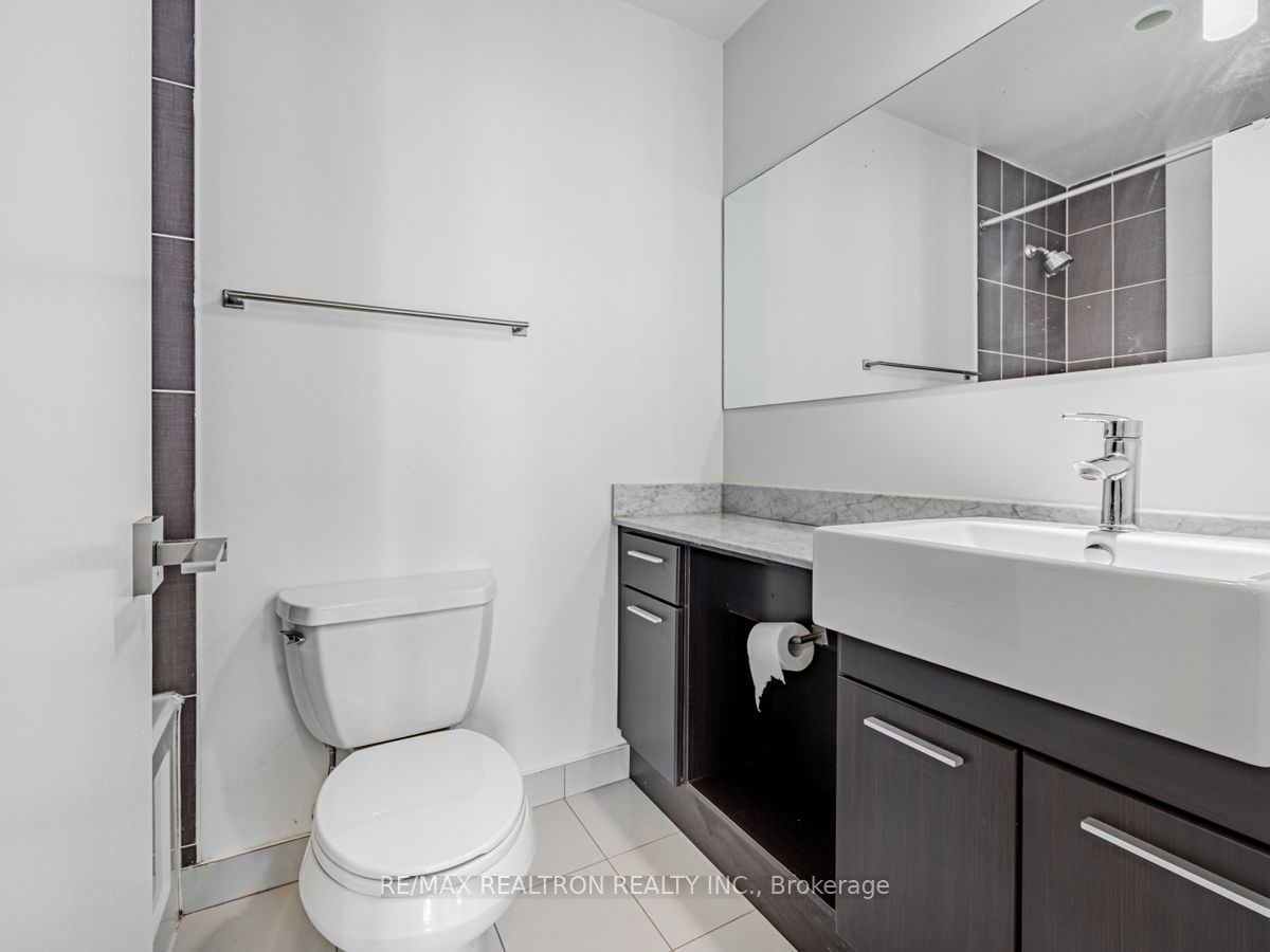770 Bay Street, #1606