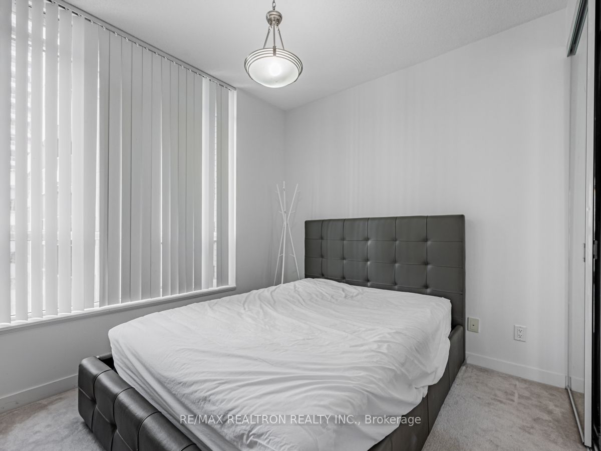 770 Bay Street, #1606