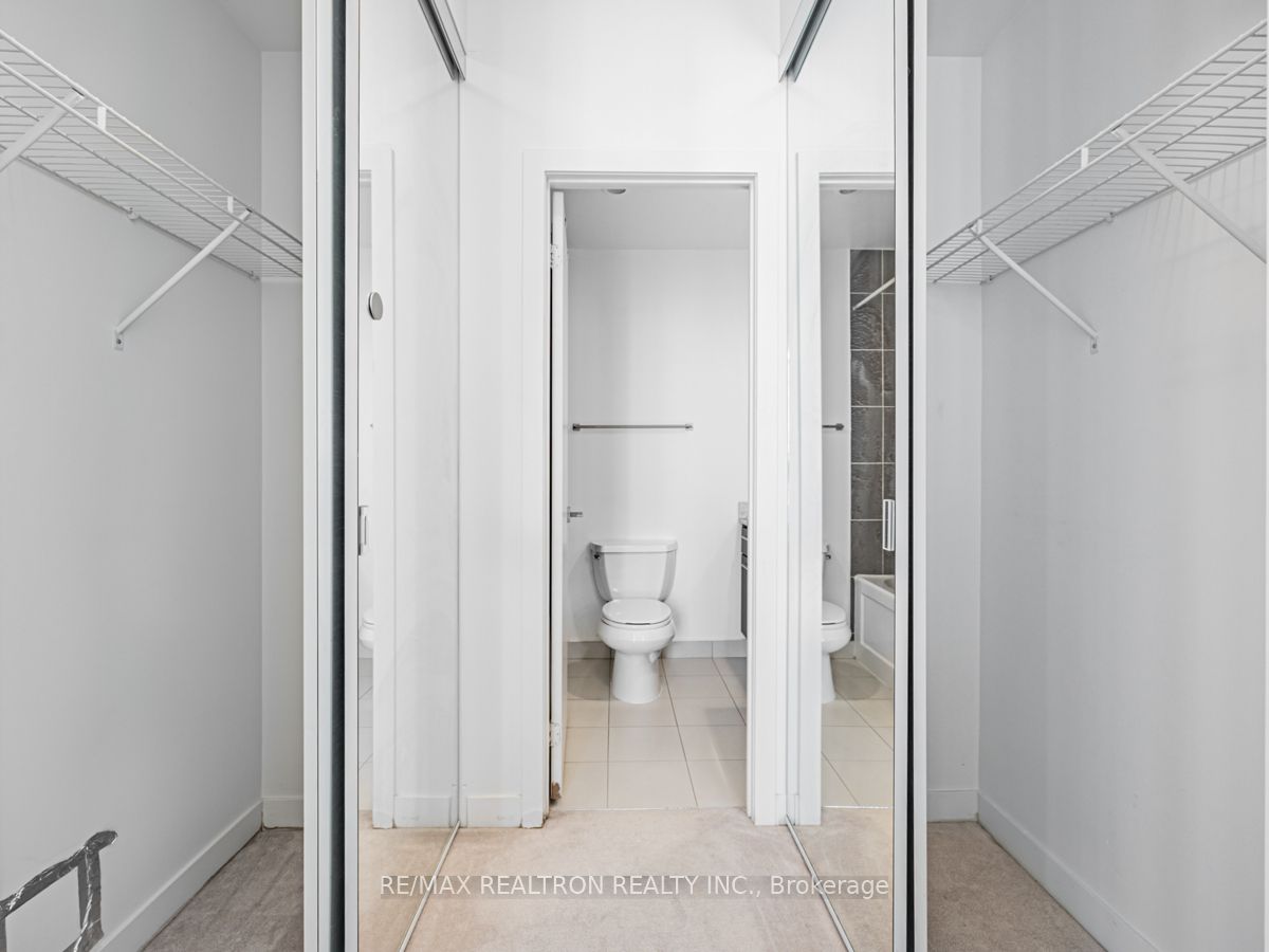 770 Bay Street, #1606