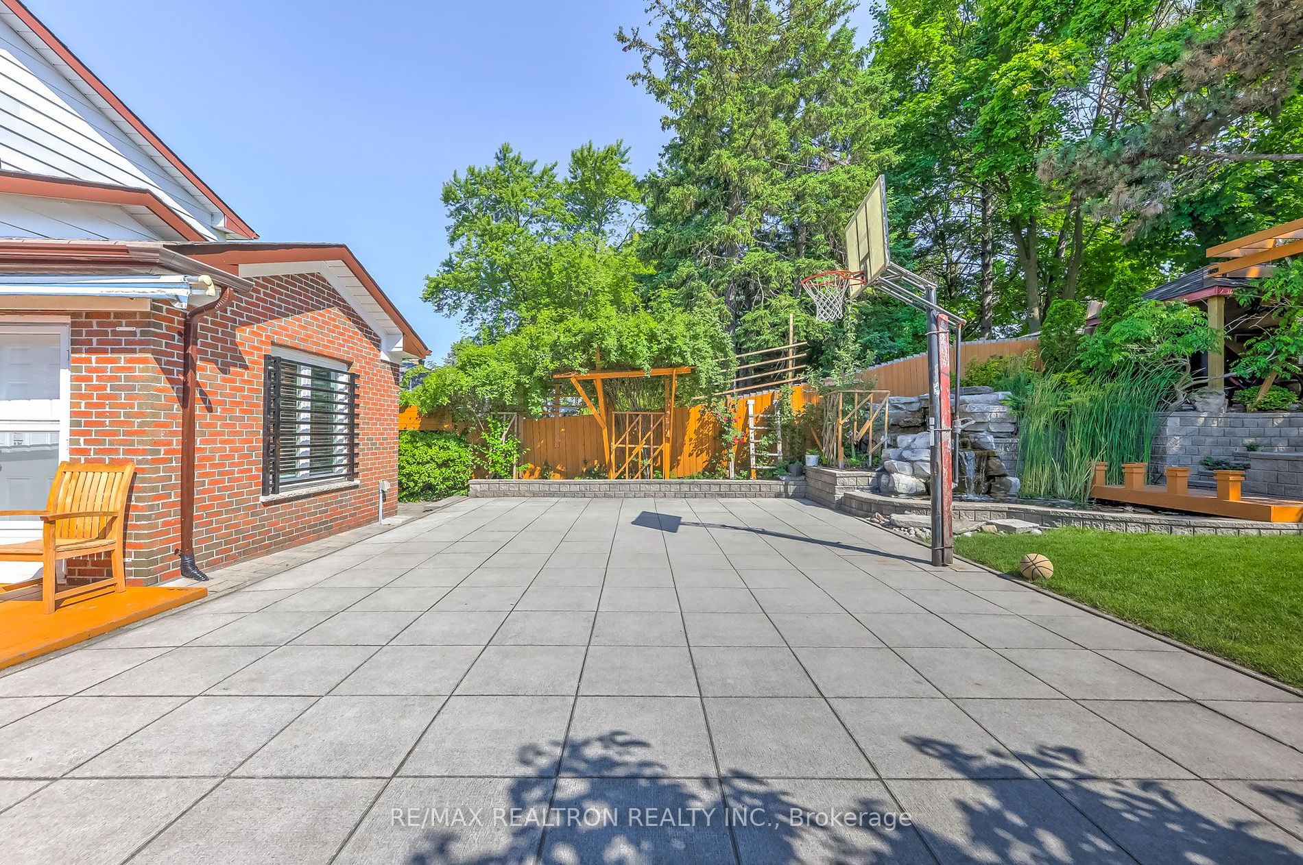 88 Cherrystone Drive