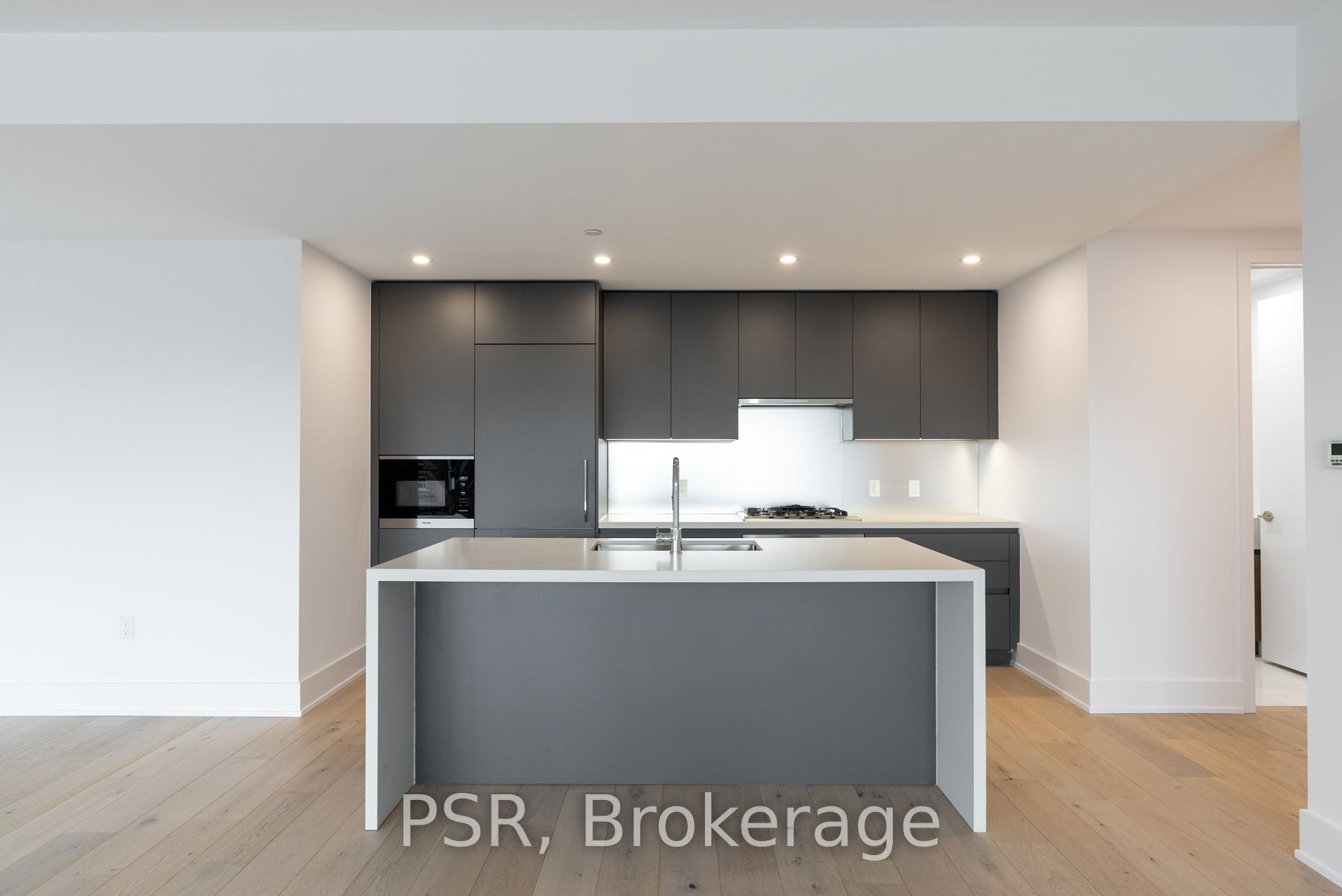346 Davenport Road, #304