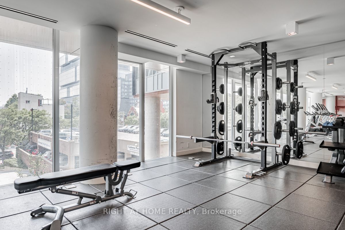 120 Parliament St, #405