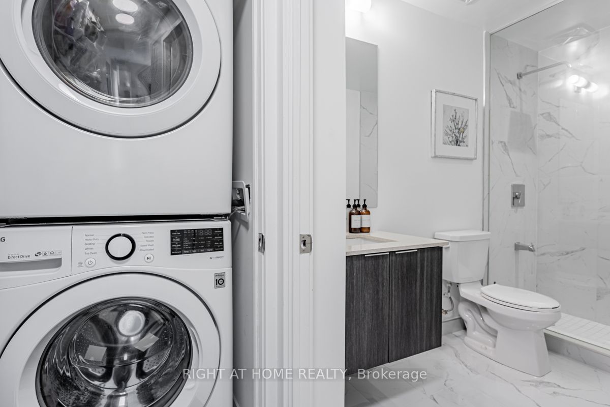 120 Parliament St, #405