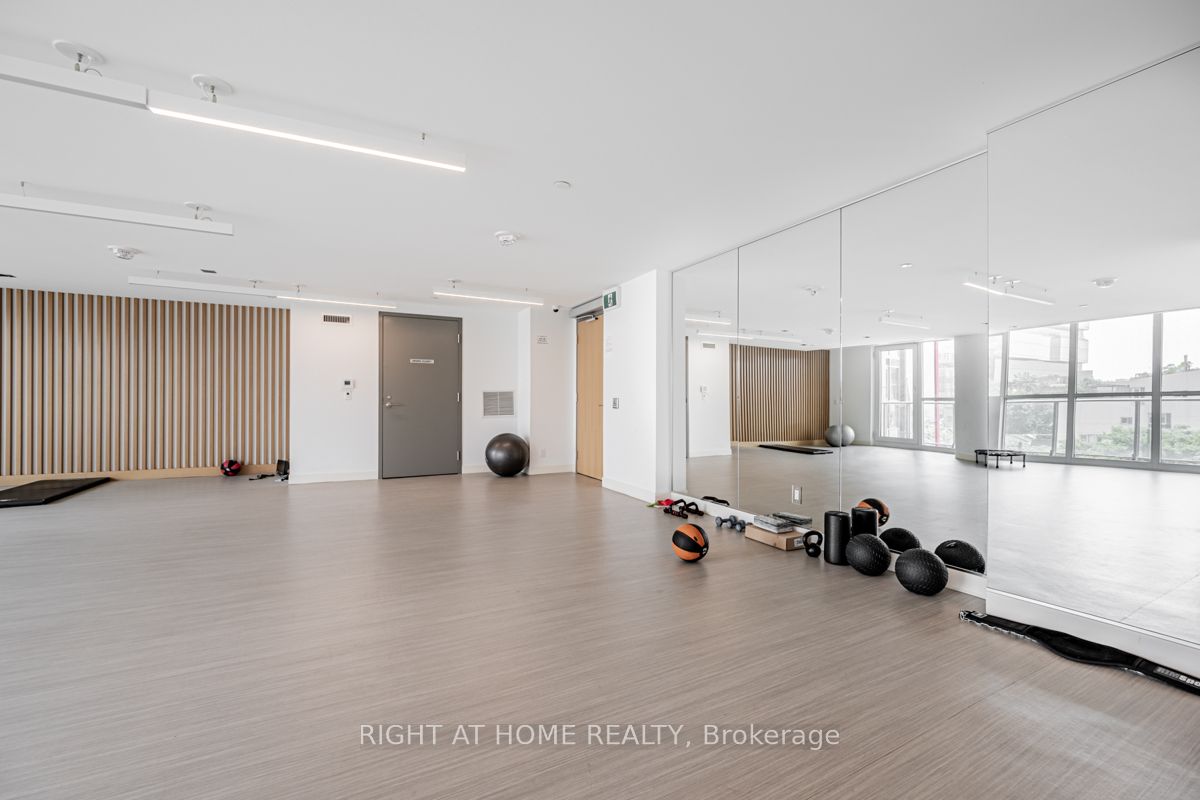 120 Parliament St, #405