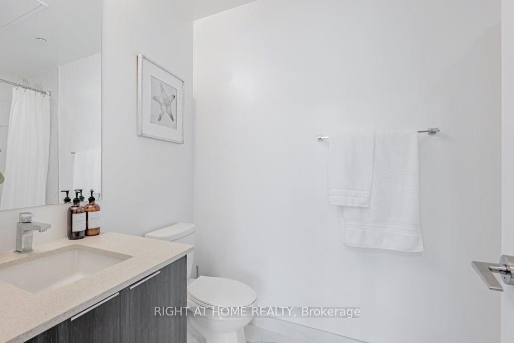 120 Parliament St, #405