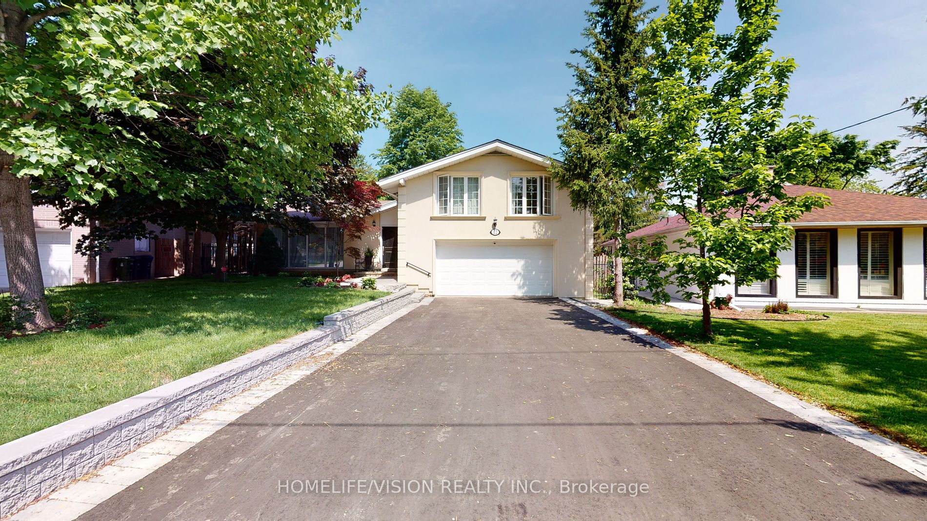 12 Flaremore Crescent