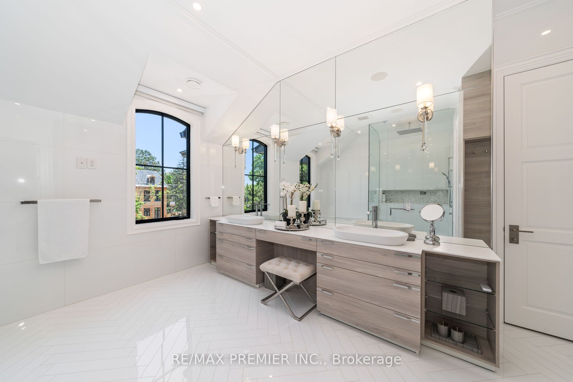 205 The Bridle Path