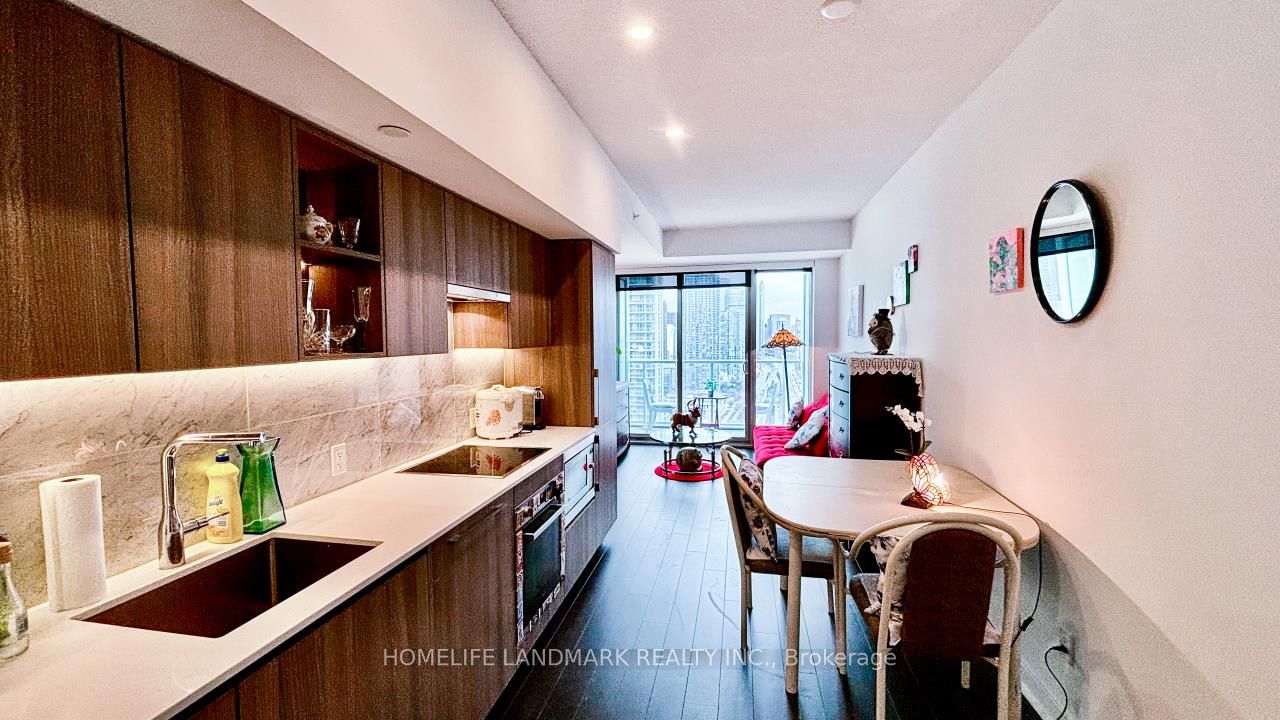 19 Bathurst Street #2906