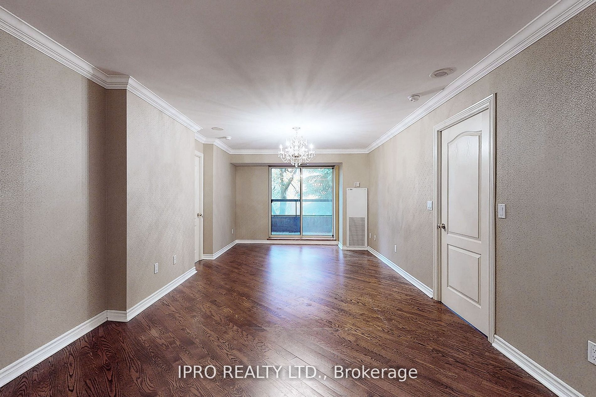 18 Sommerset Way, #216