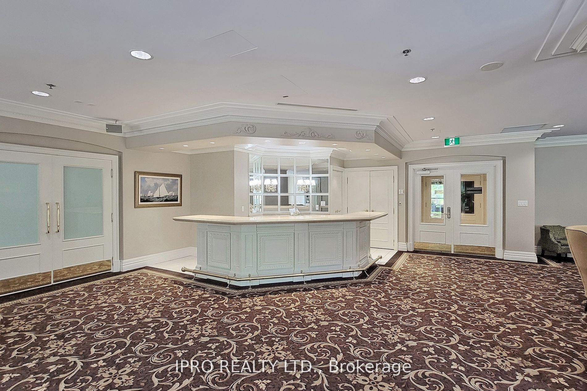 18 Sommerset Way, #216
