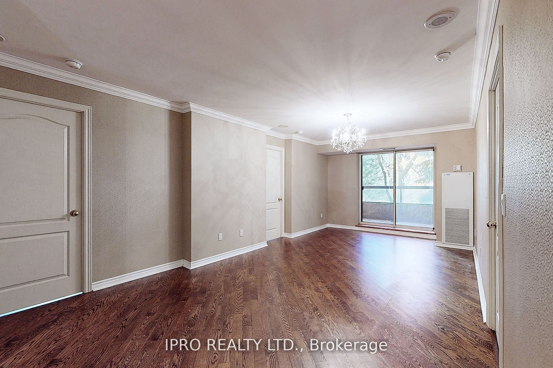18 Sommerset Way, #216
