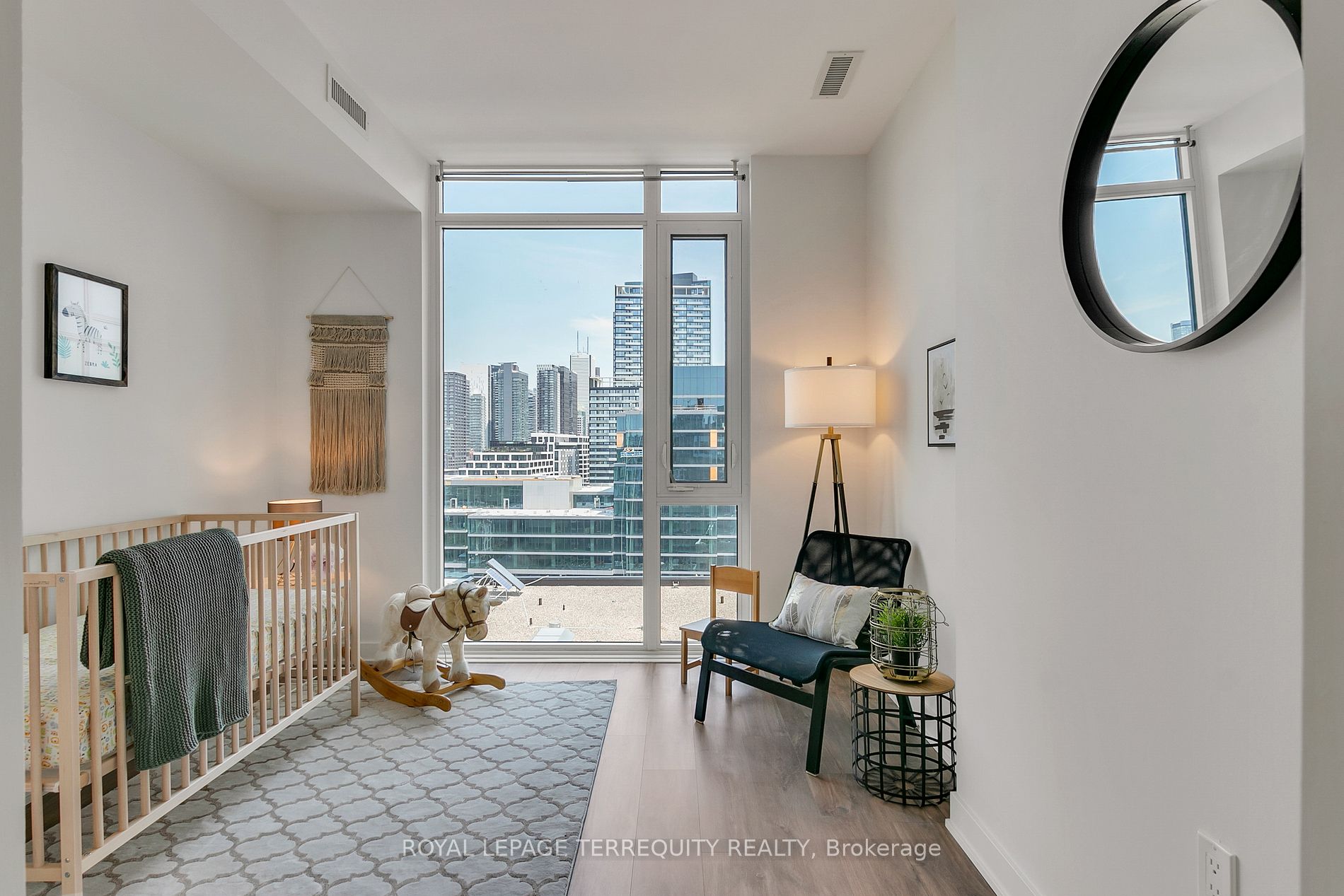 576 Front St W, #1810