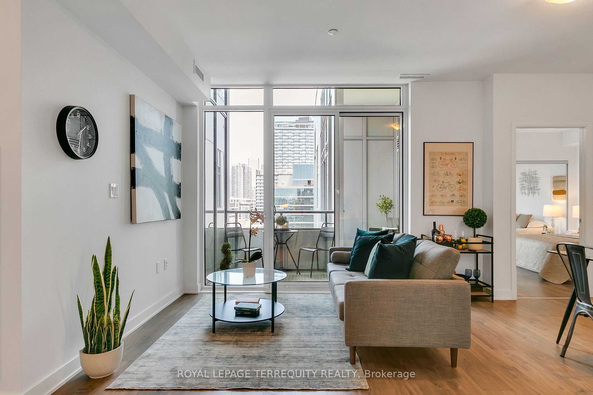 576 Front St W, #1810