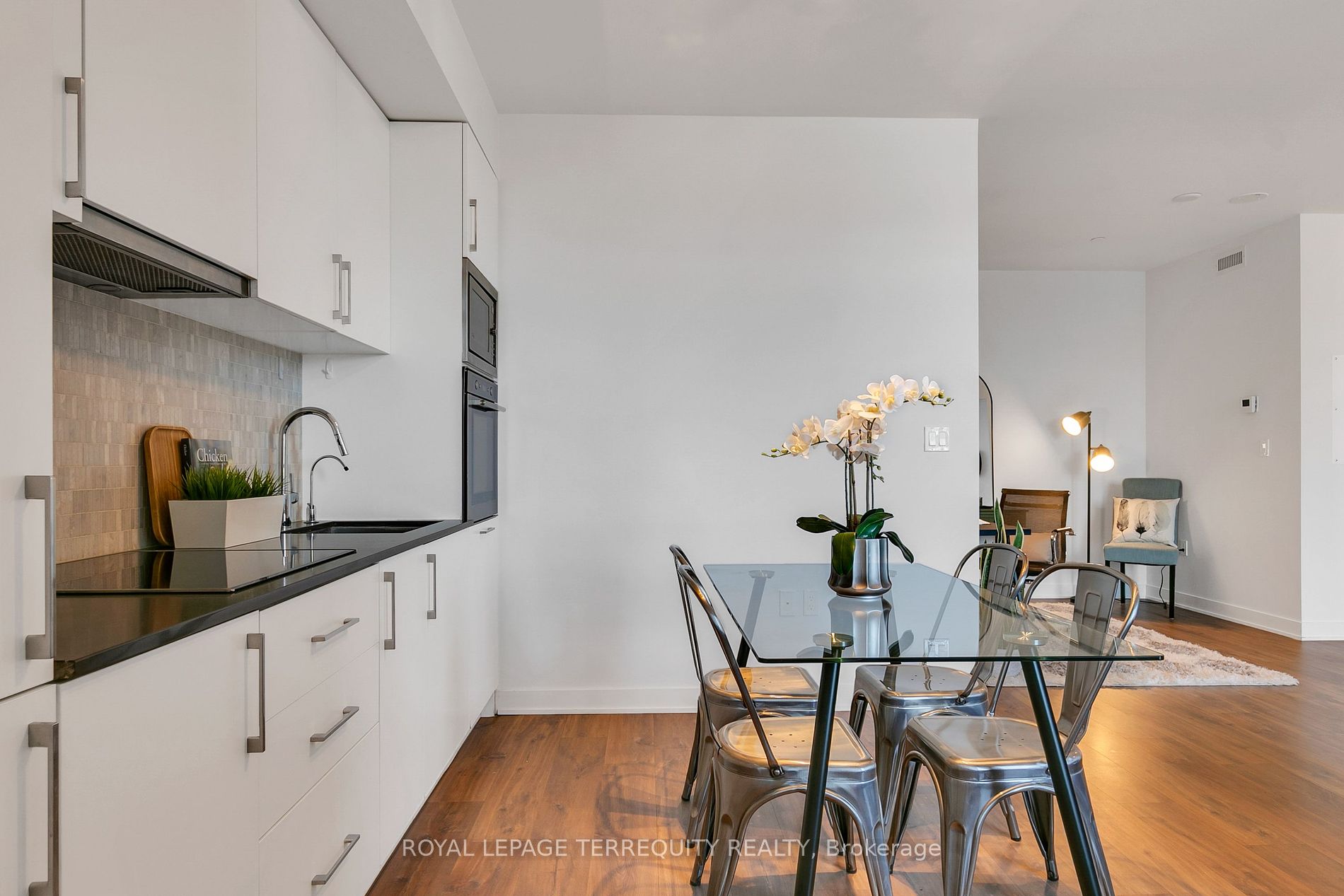 576 Front St W, #1810