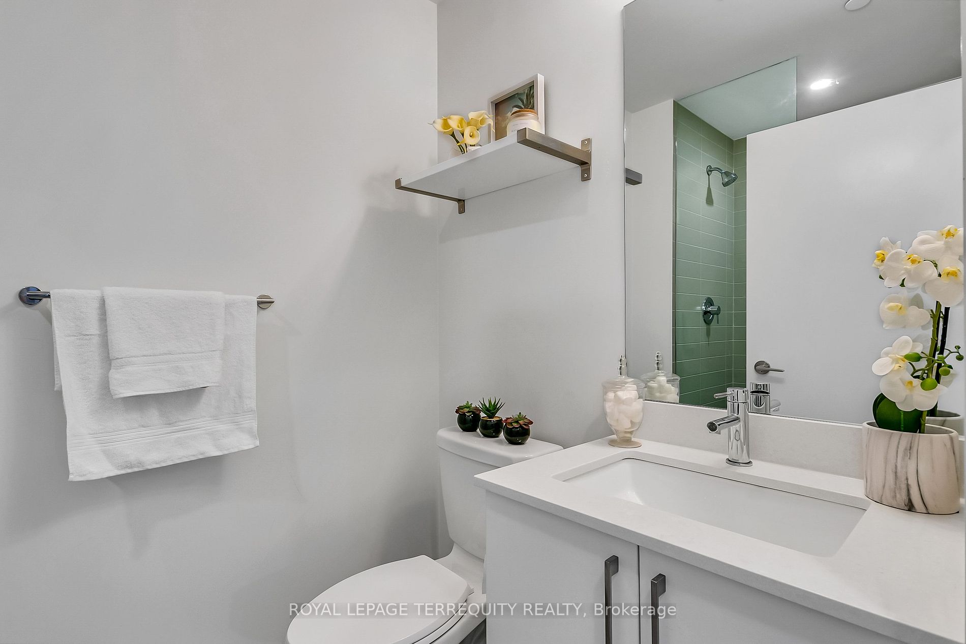 576 Front St W, #1810