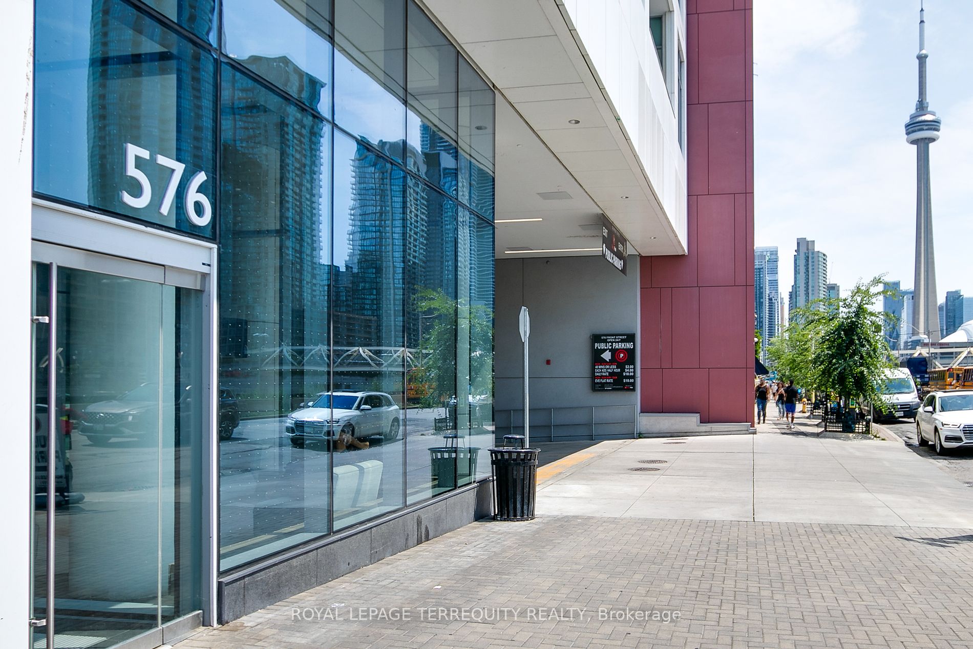 576 Front St W, #1810