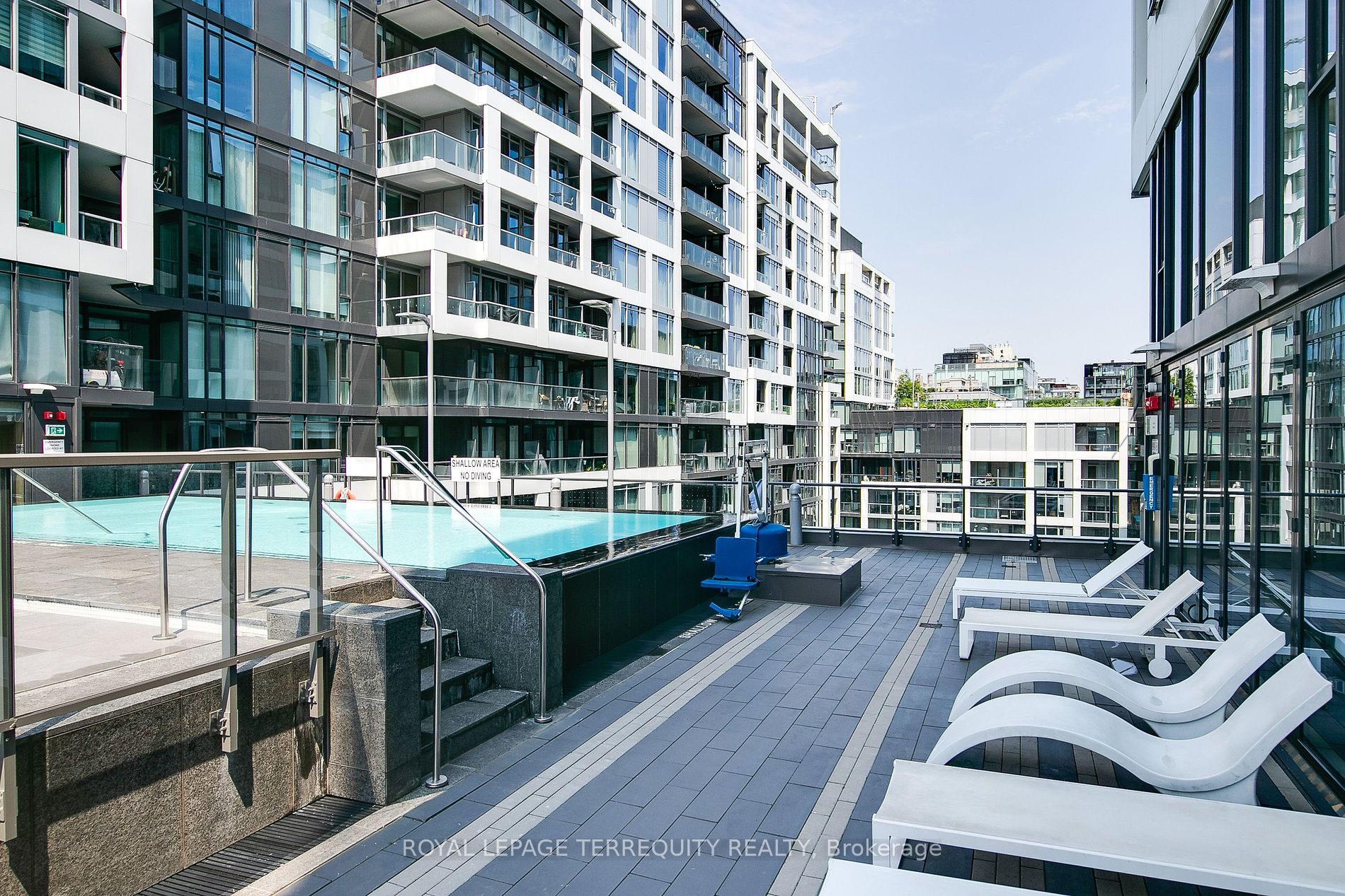 576 Front St W, #1810