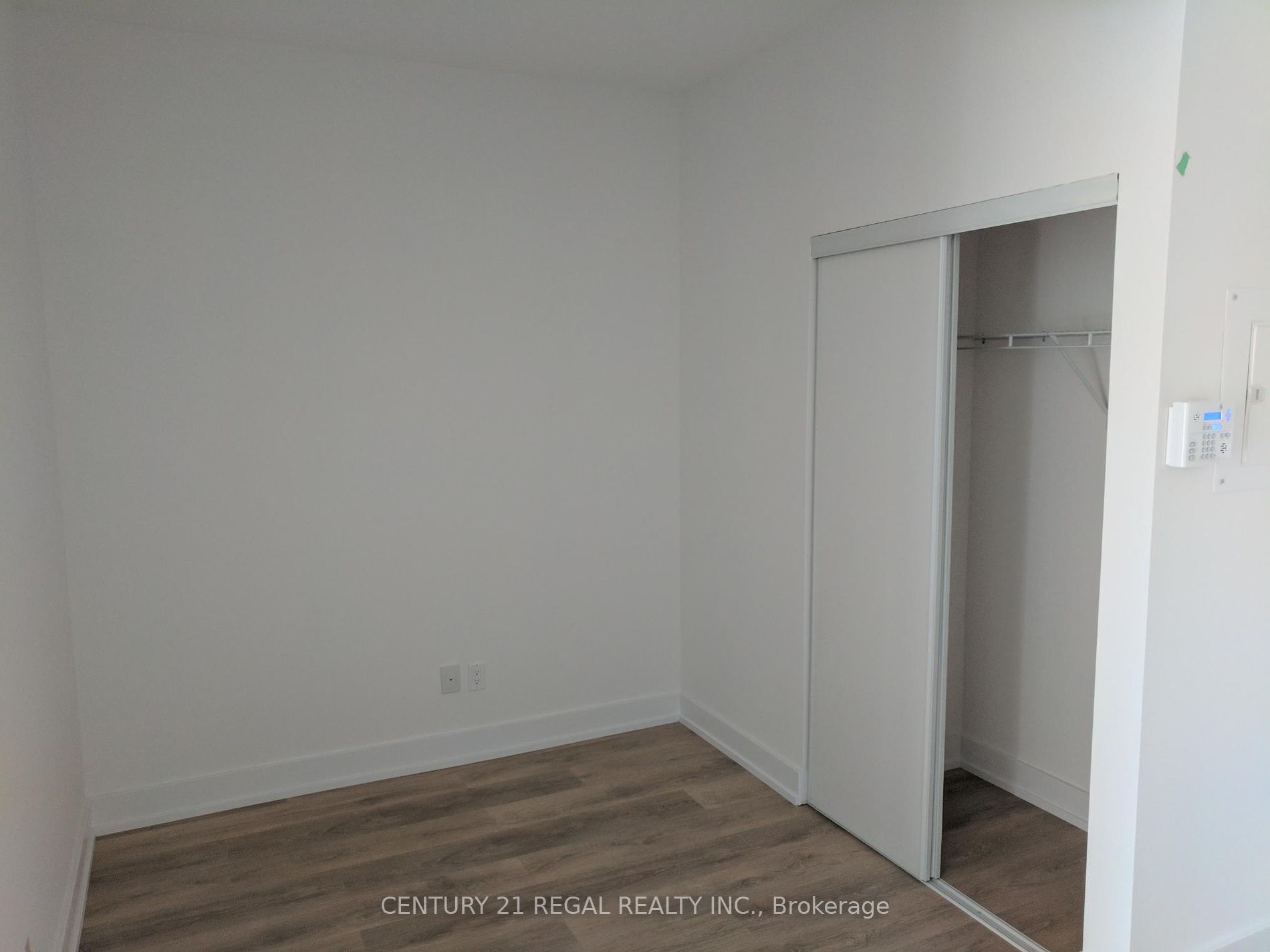 150 Fairview Mall Drive #211