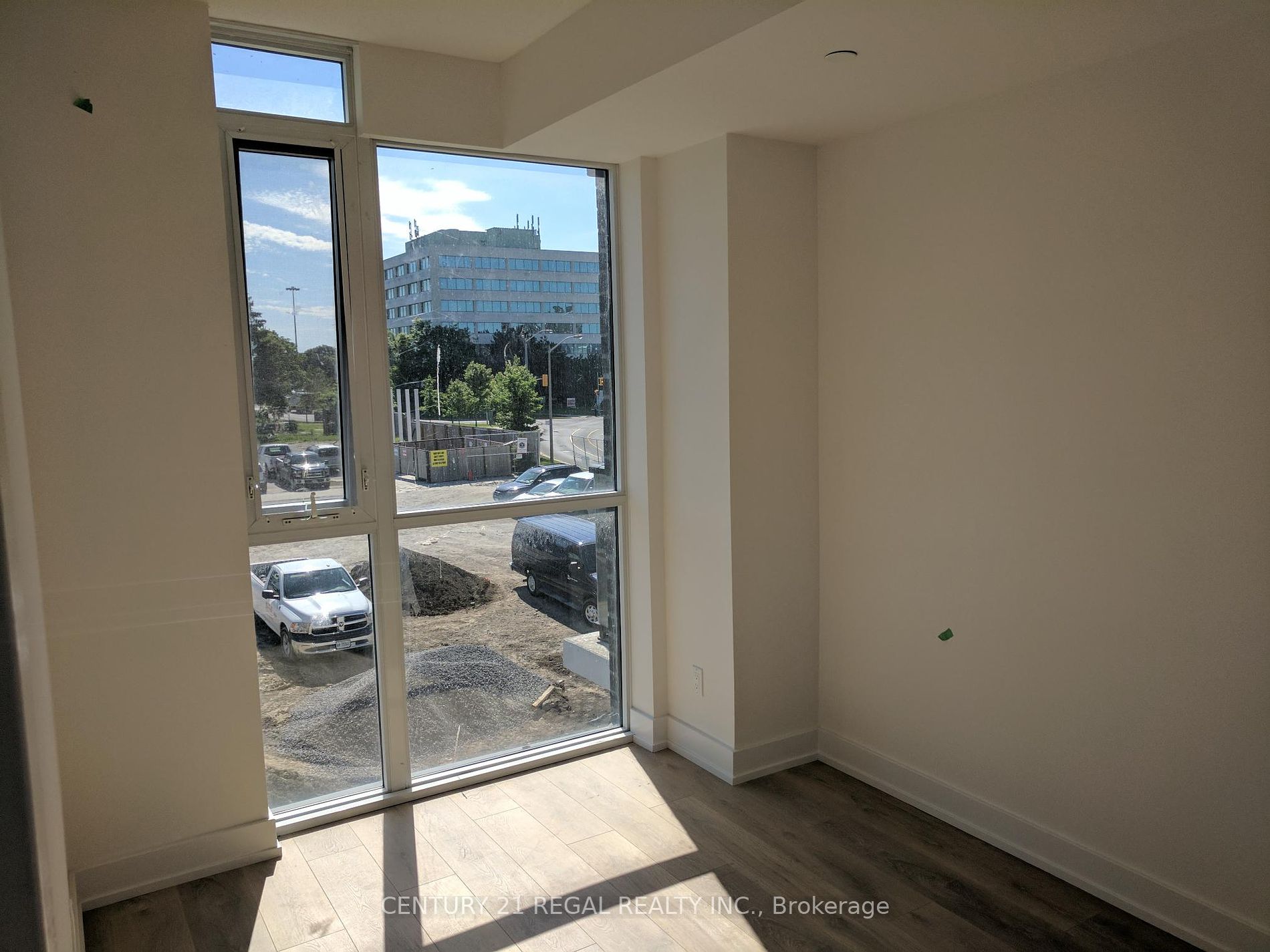 150 Fairview Mall Drive #211