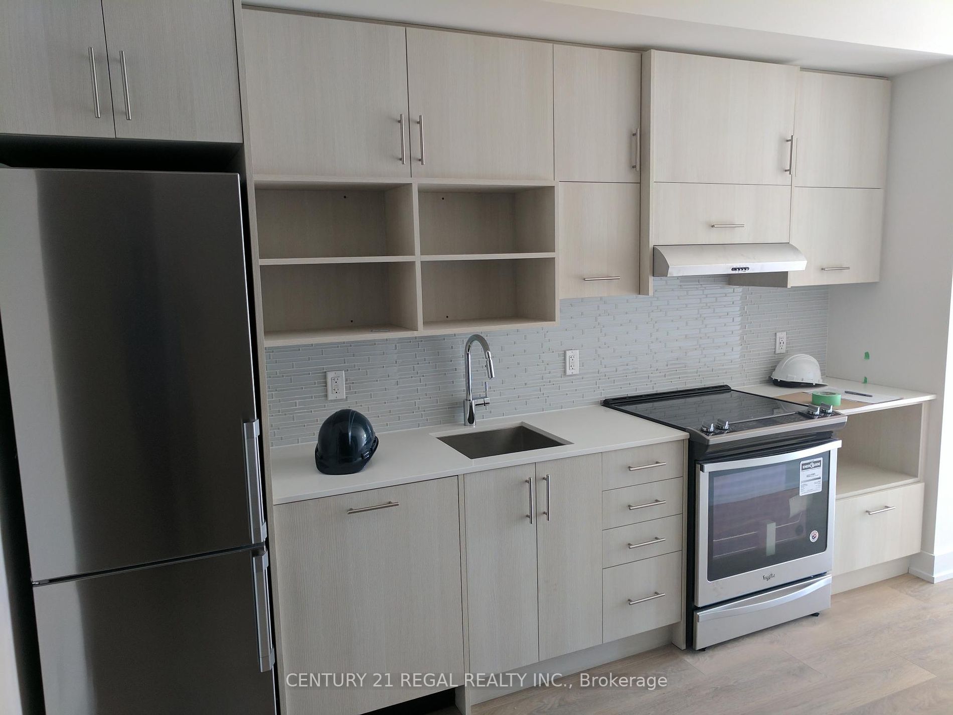 150 Fairview Mall Drive #211