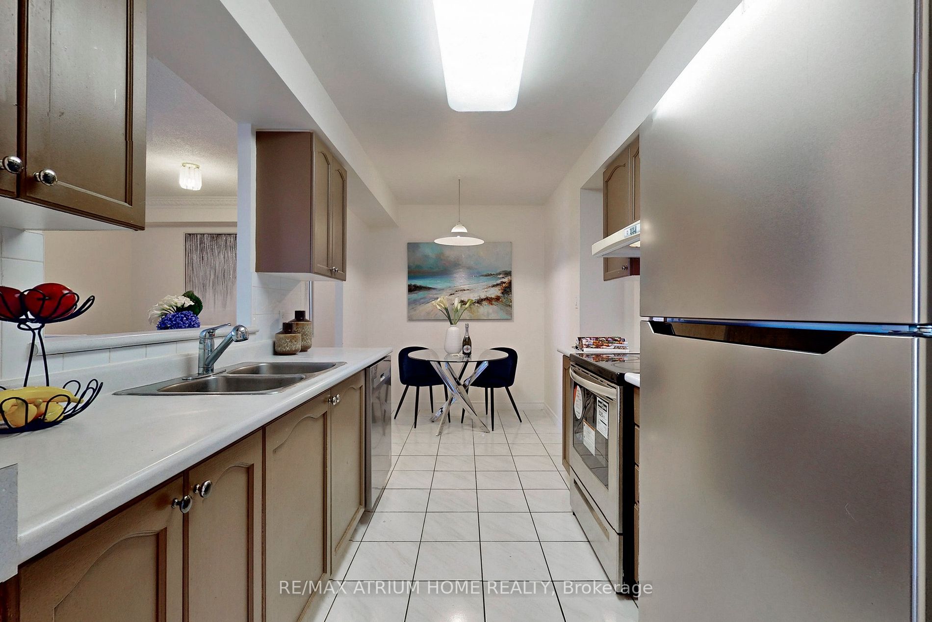 88 Grandview Way, #811
