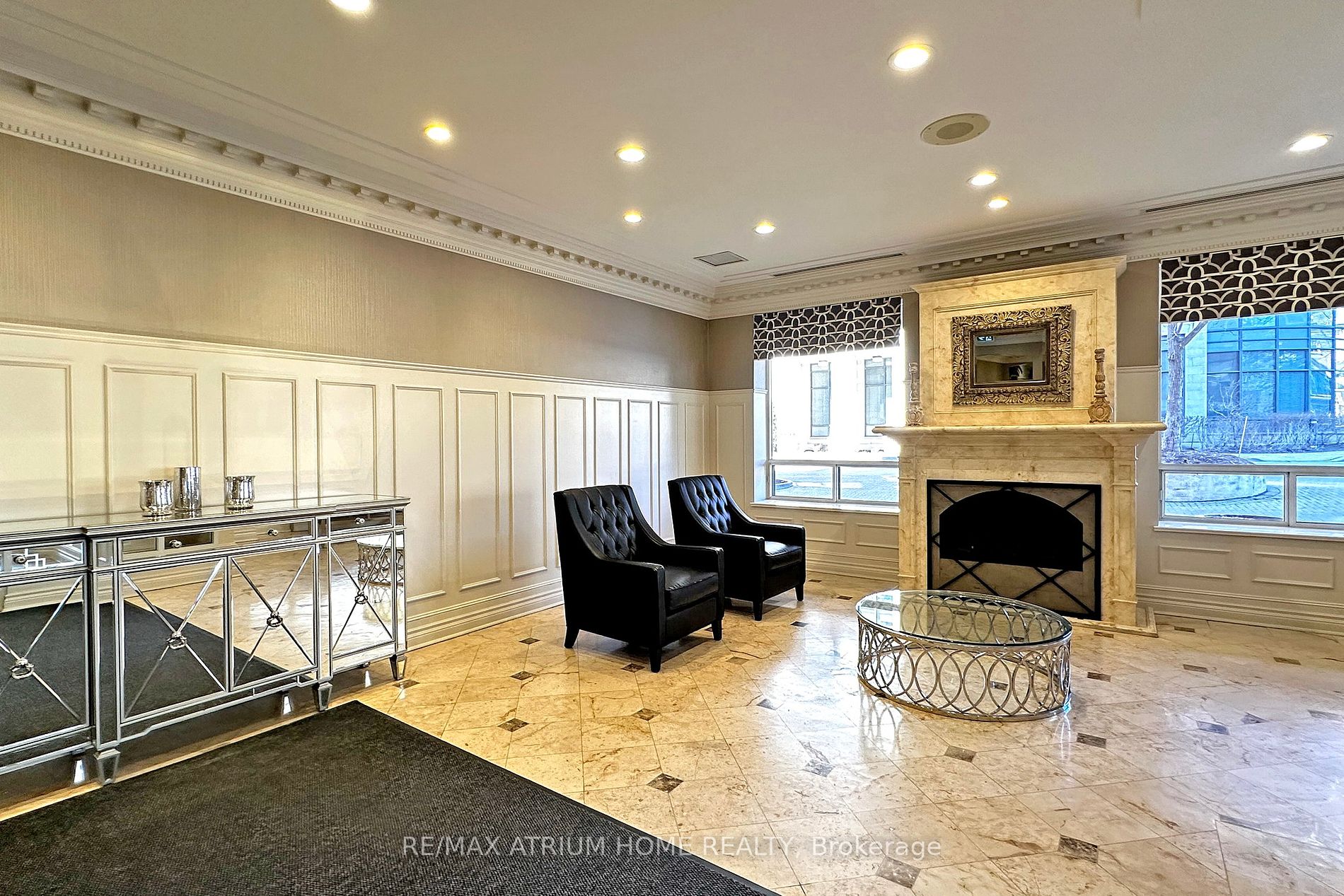 88 Grandview Way, #811