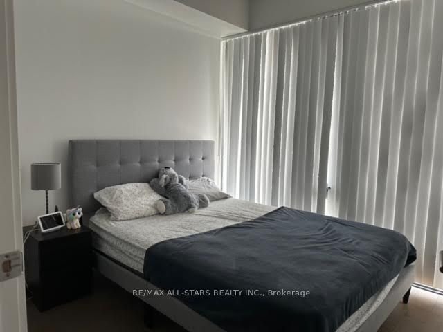 185 Roehampton Avenue, #907