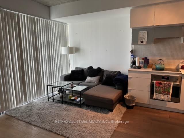 185 Roehampton Avenue, #907