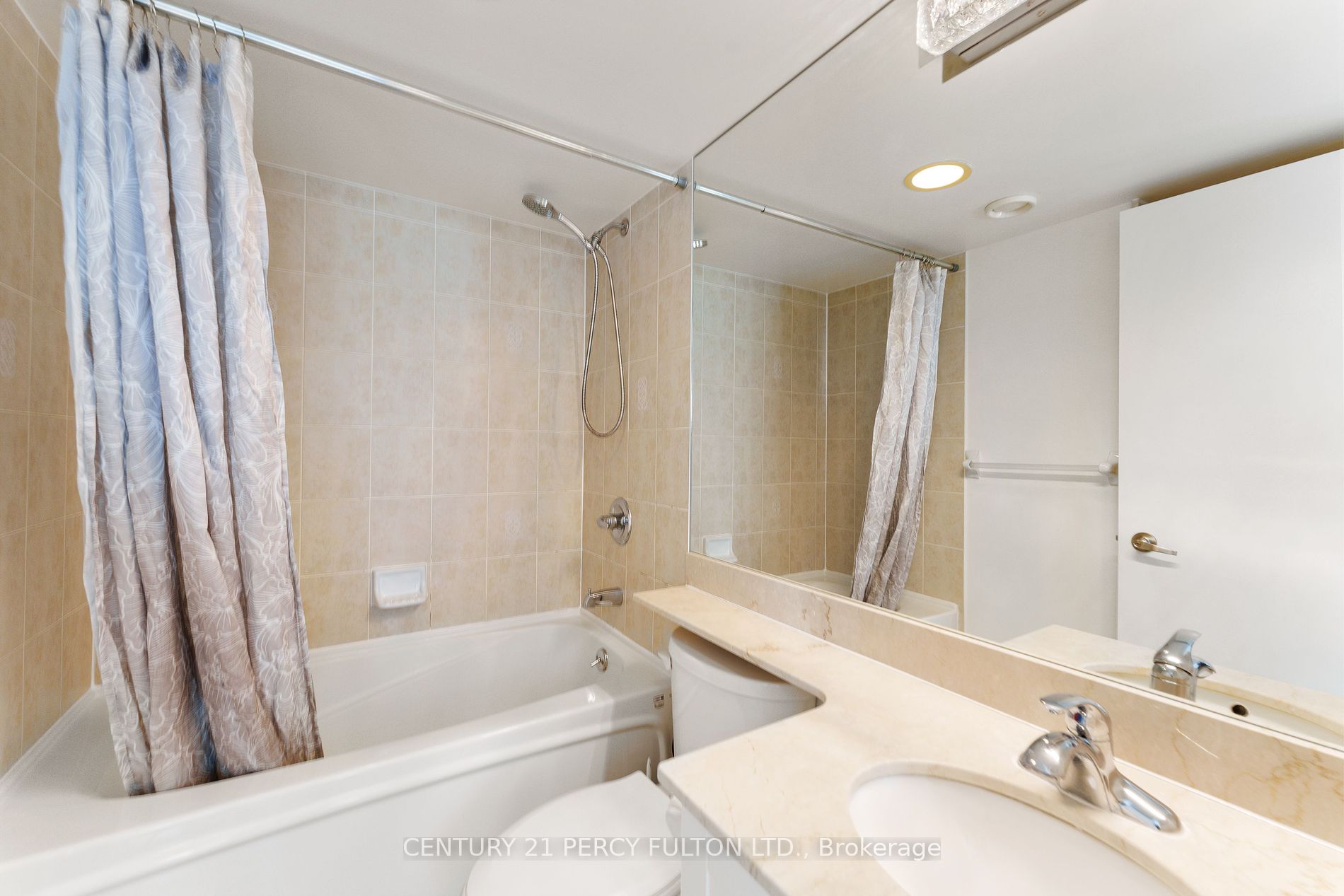 210 Victoria Street, #2411