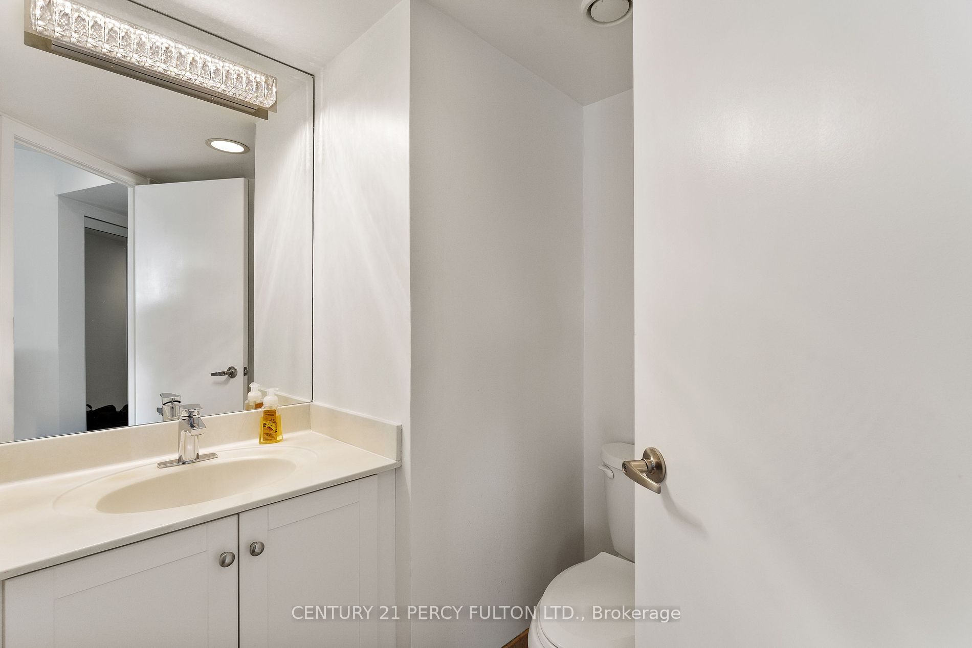 210 Victoria Street, #2411