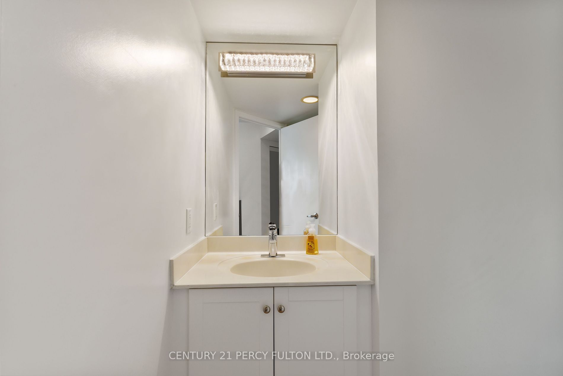210 Victoria Street, #2411