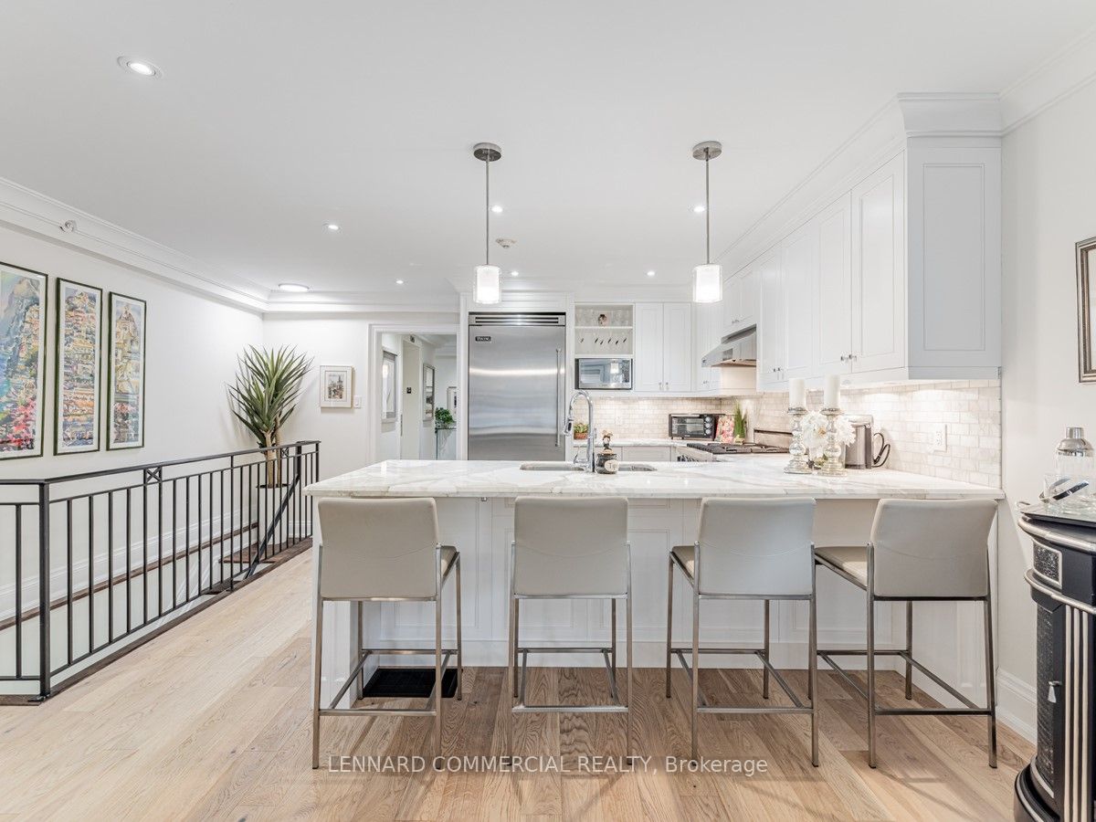 317 Lonsdale Rd, #1B