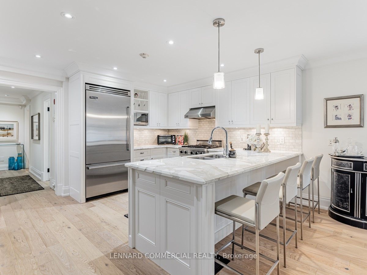 317 Lonsdale Rd, #1B