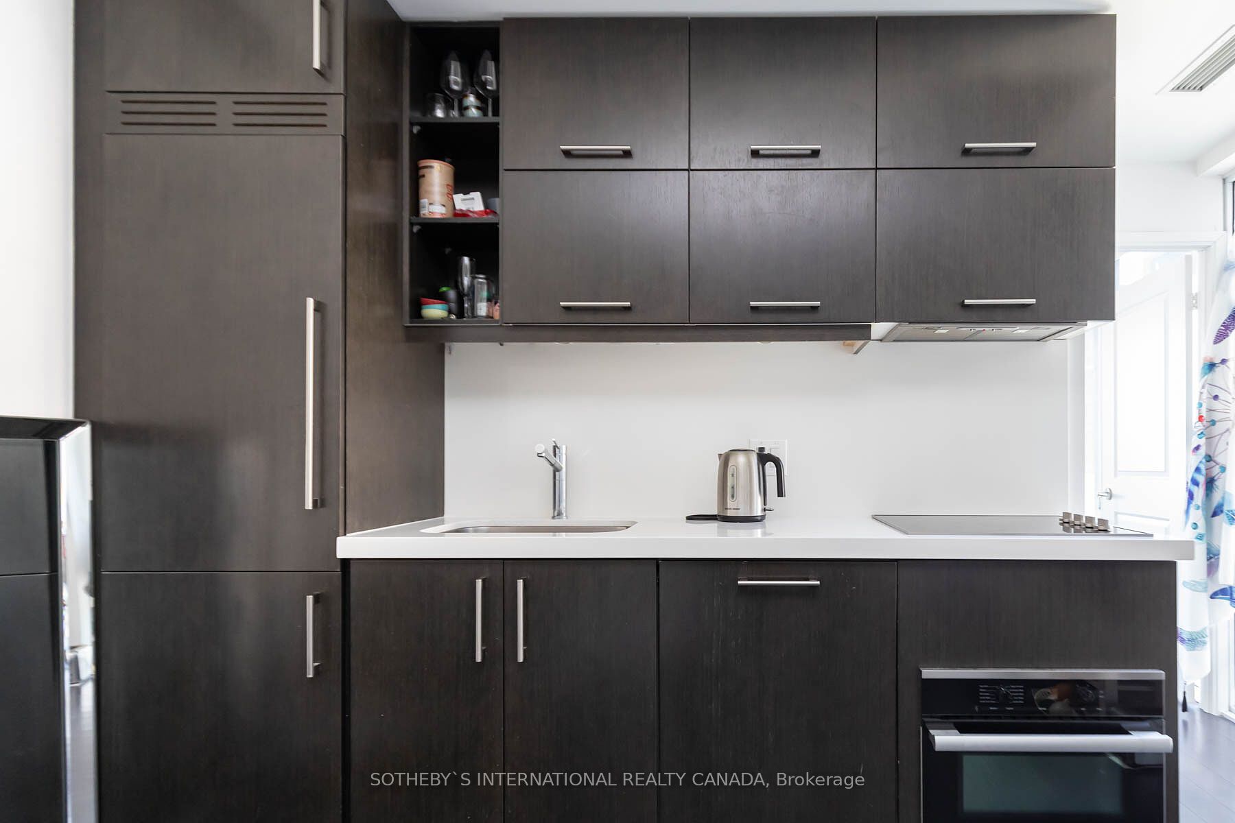 1080 Bay Street #608