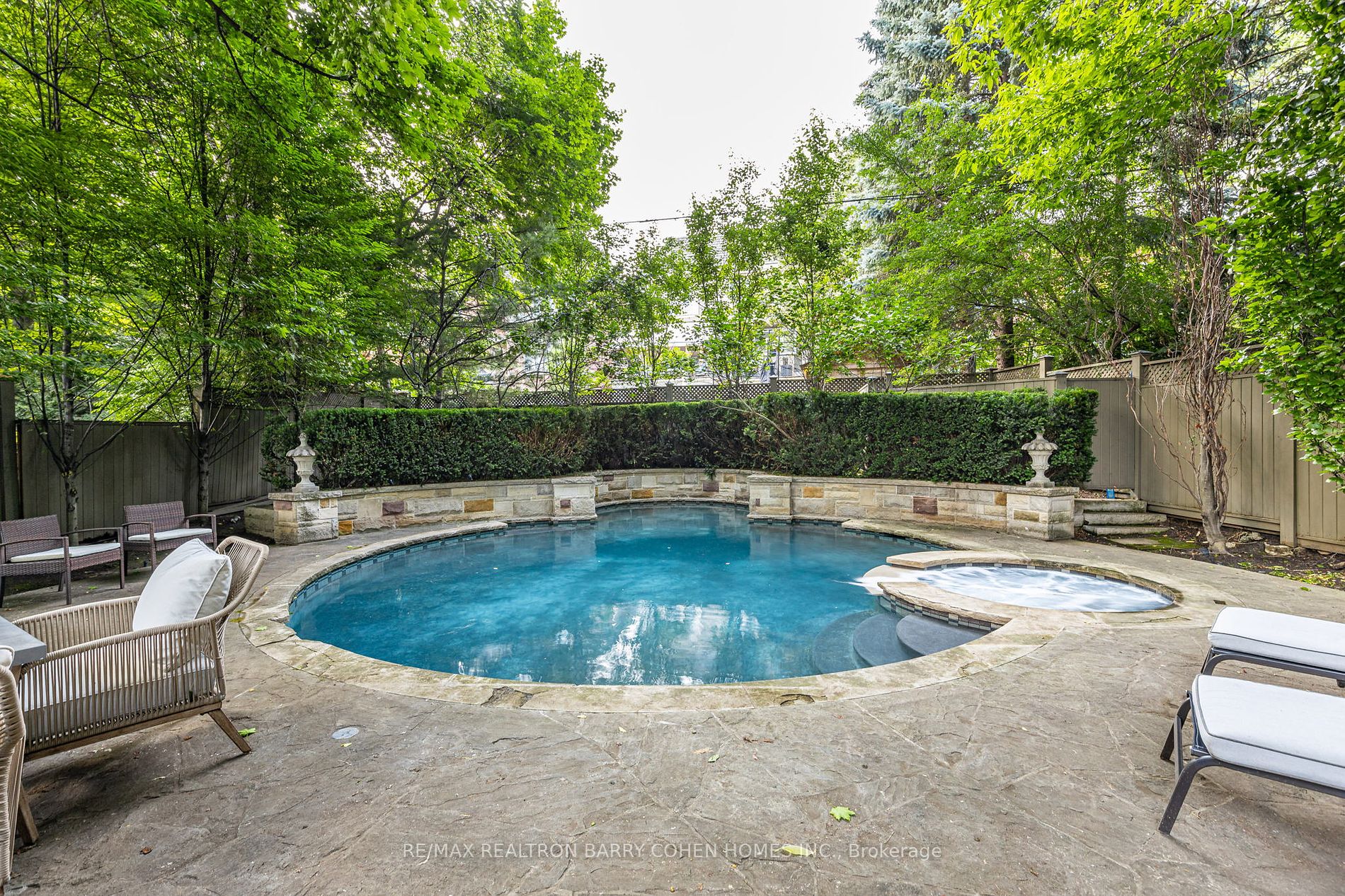 16 Delavan Ave