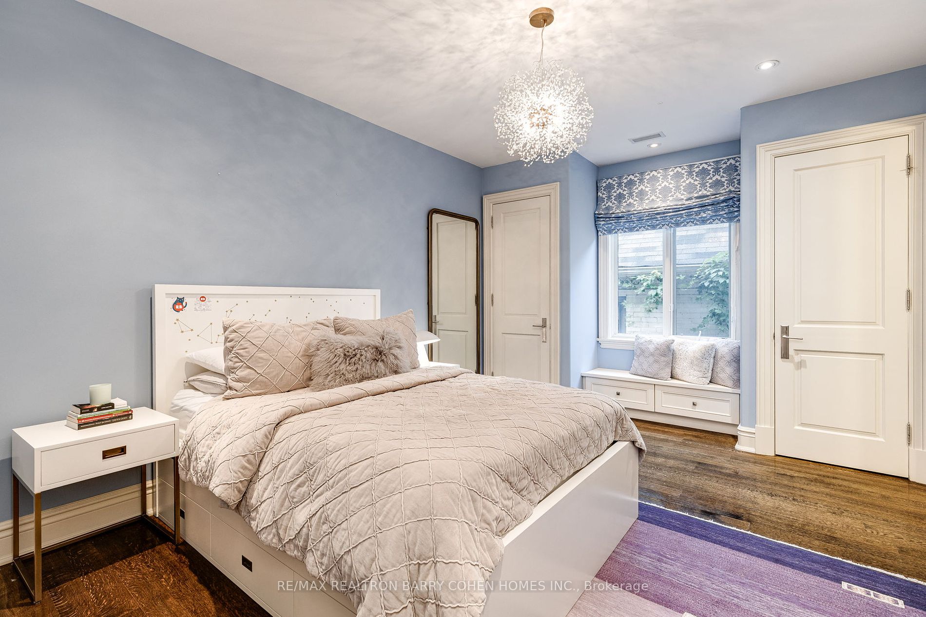 16 Delavan Ave