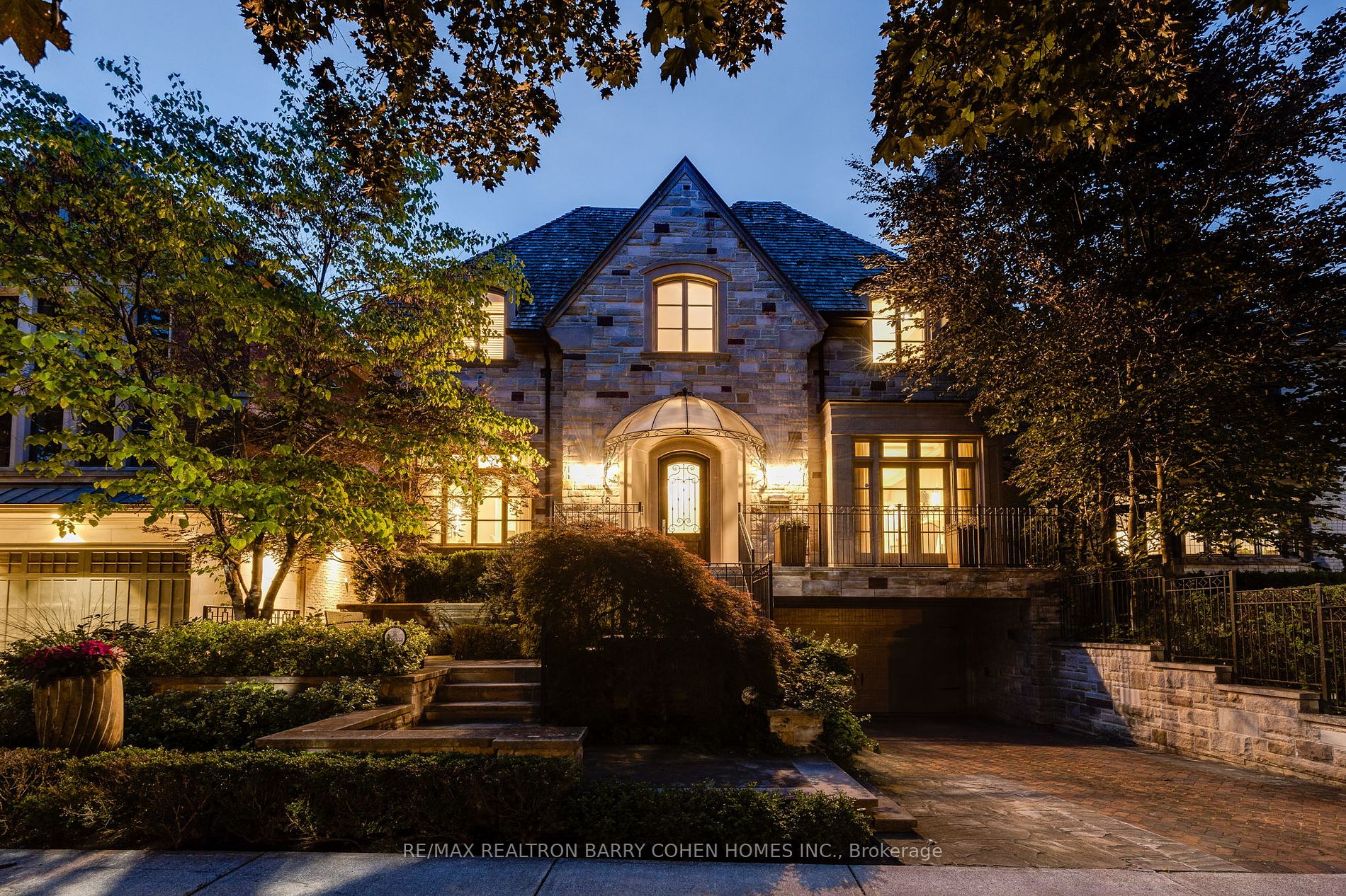 16 Delavan Ave