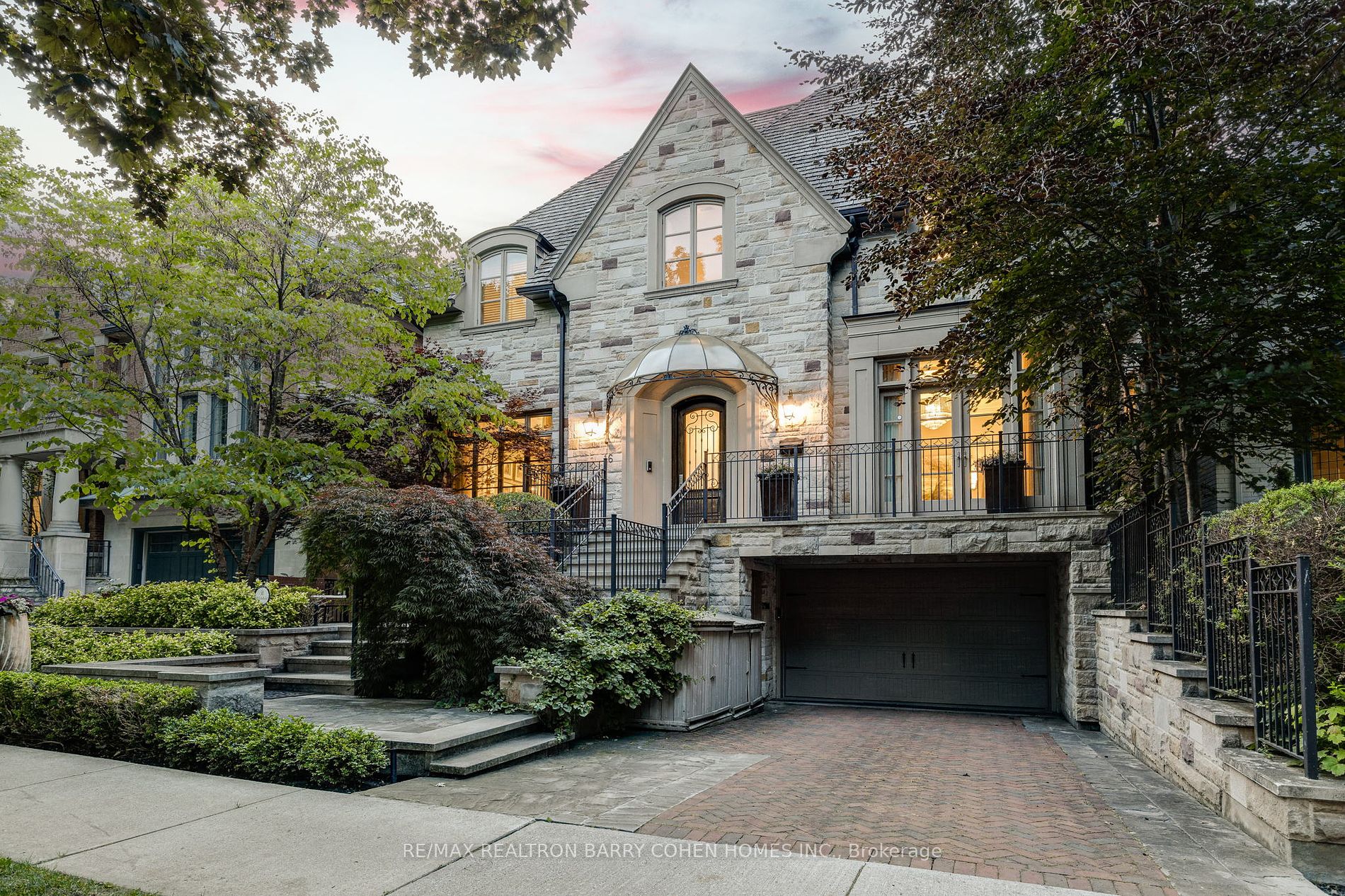 16 Delavan Ave